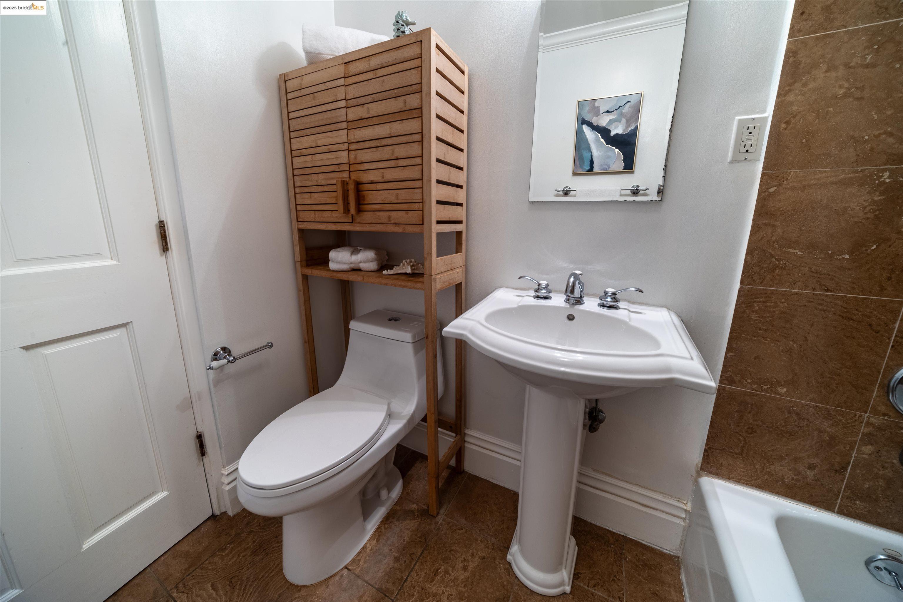 Detail Gallery Image 12 of 18 For 661 Peralta Ave Unit 3, San Francisco,  CA 94110 - 1 Beds | 1 Baths