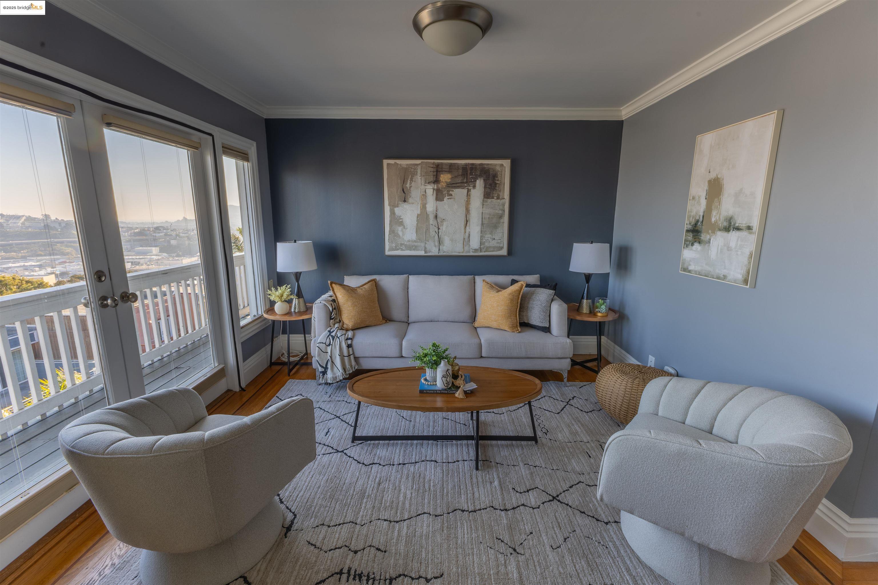 Detail Gallery Image 3 of 22 For 661 Peralta Ave Unit 3, San Francisco,  CA 94110 - 1 Beds | 1 Baths