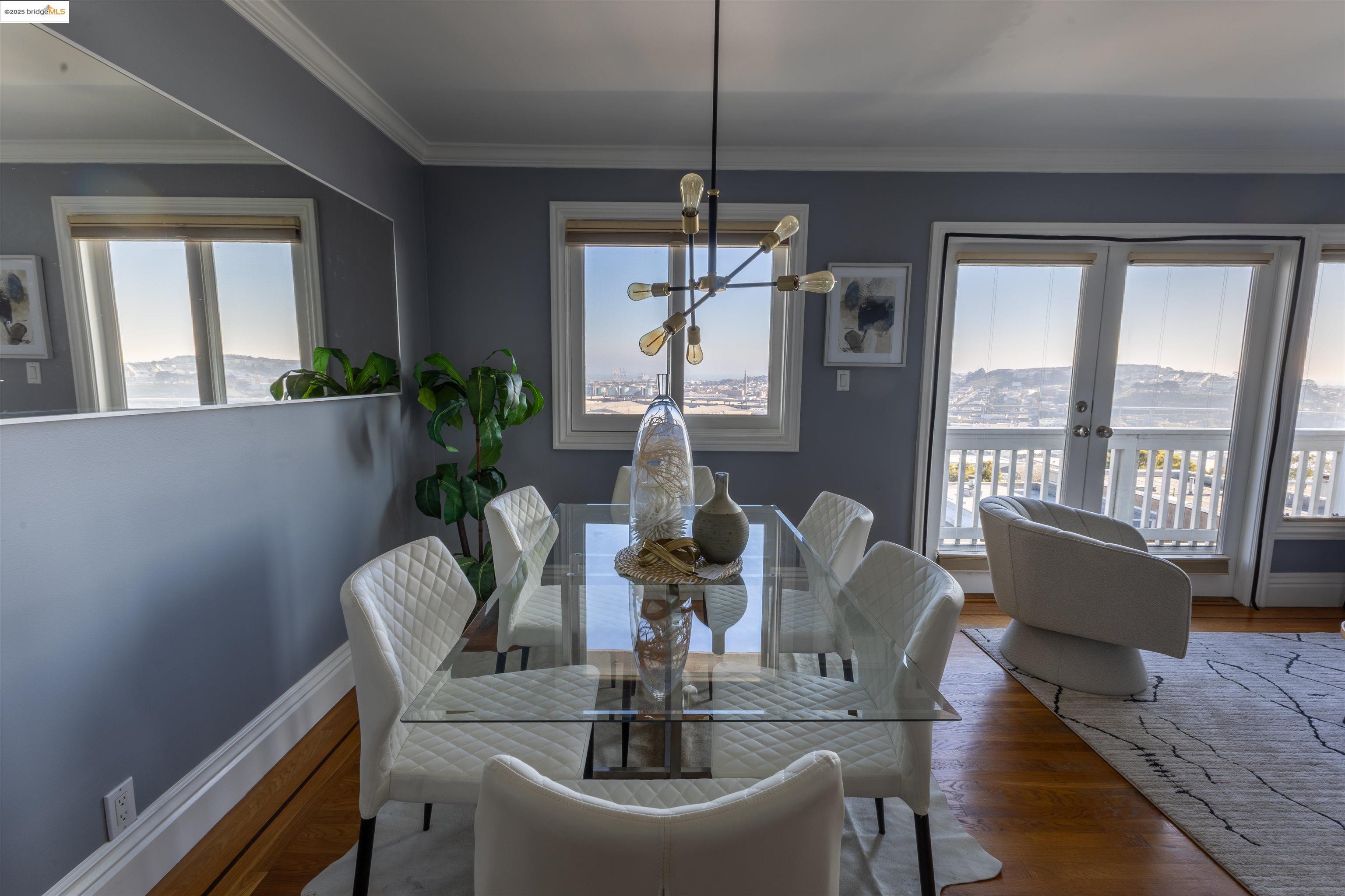 Detail Gallery Image 6 of 22 For 661 Peralta Ave Unit 3, San Francisco,  CA 94110 - 1 Beds | 1 Baths