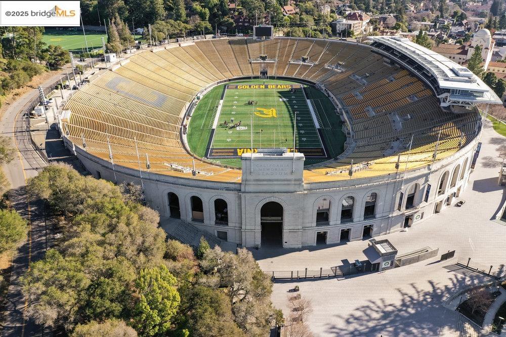 Detail Gallery Image 18 of 22 For College Ave #203,  Berkeley,  CA 94704 - 2 Beds | 1 Baths