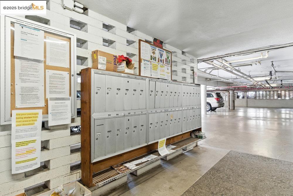 Detail Gallery Image 19 of 28 For 2601 College Ave #203,  Berkeley,  CA 94704 - 2 Beds | 1 Baths