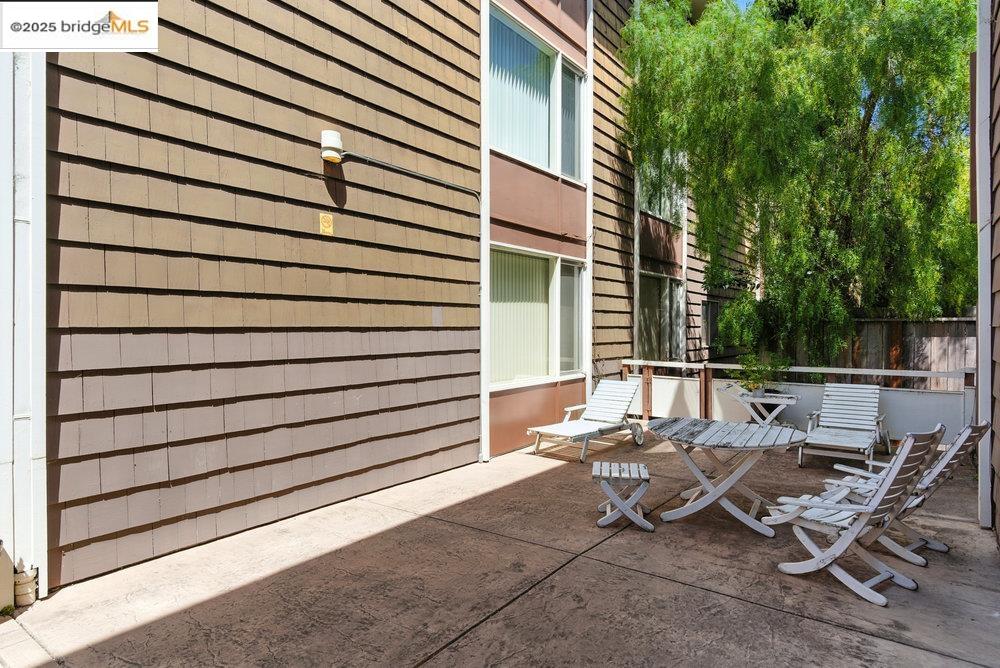 Detail Gallery Image 25 of 28 For 2601 College Ave #203,  Berkeley,  CA 94704 - 2 Beds | 1 Baths
