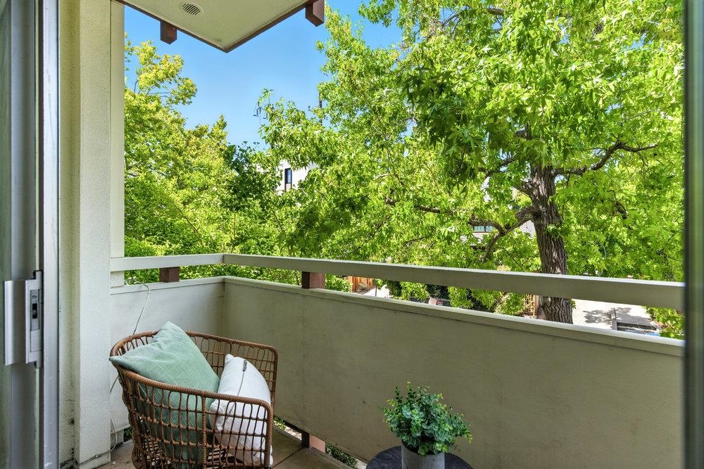 Detail Gallery Image 28 of 28 For 2601 College Ave #203,  Berkeley,  CA 94704 - 2 Beds | 1 Baths