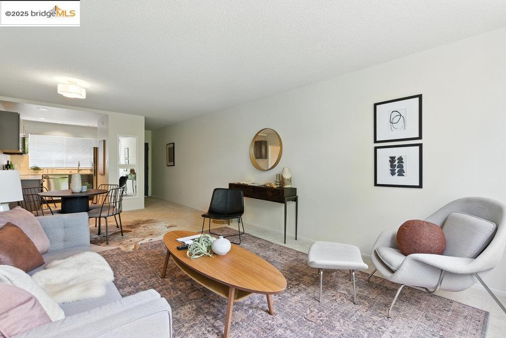 Detail Gallery Image 5 of 22 For College Ave #203,  Berkeley,  CA 94704 - 2 Beds | 1 Baths