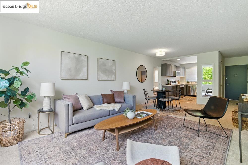 Detail Gallery Image 6 of 22 For College Ave #203,  Berkeley,  CA 94704 - 2 Beds | 1 Baths