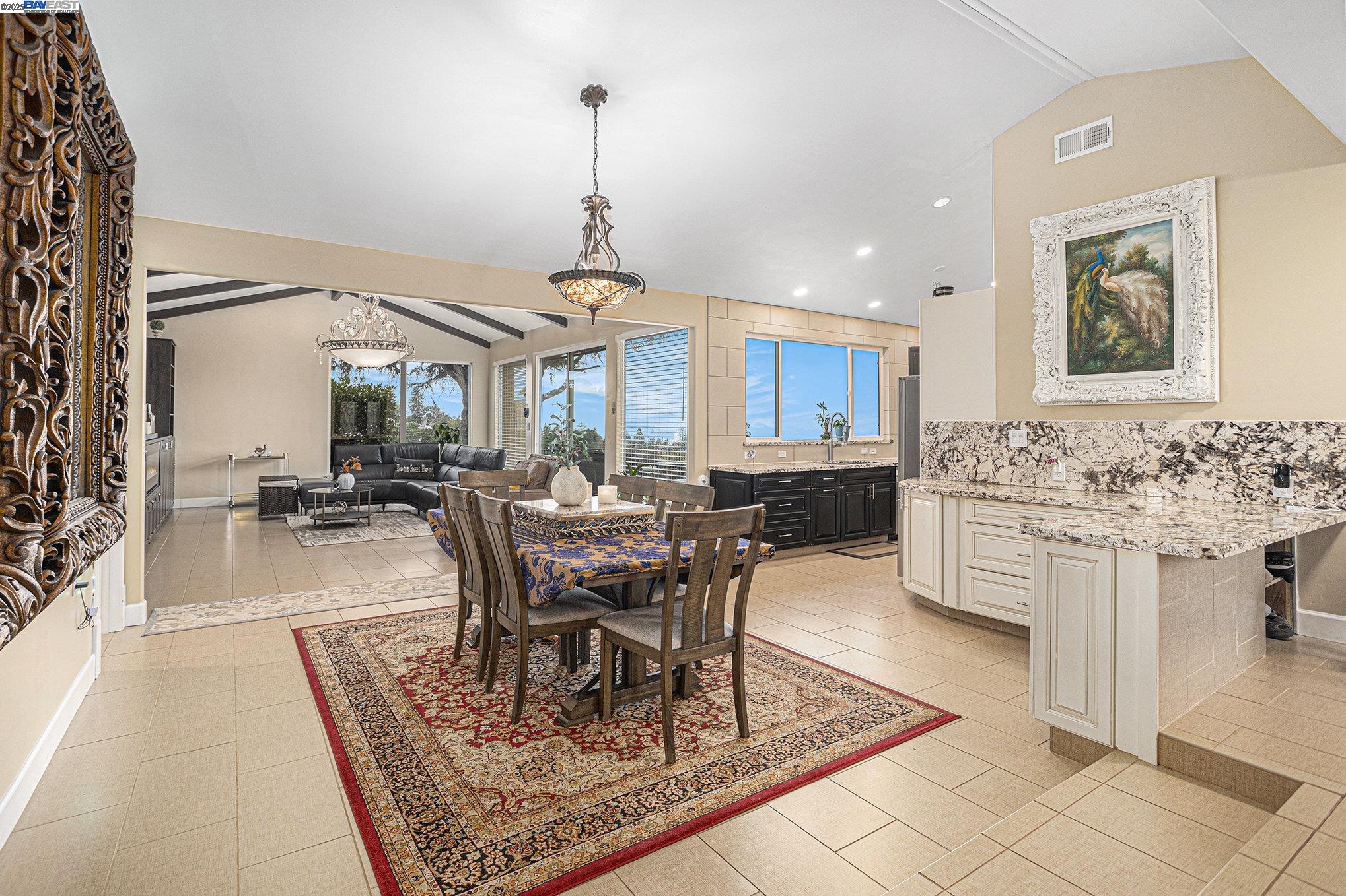 Detail Gallery Image 12 of 34 For 3393 Oakes Dr, Hayward,  CA 94542 - 3 Beds | 3/1 Baths