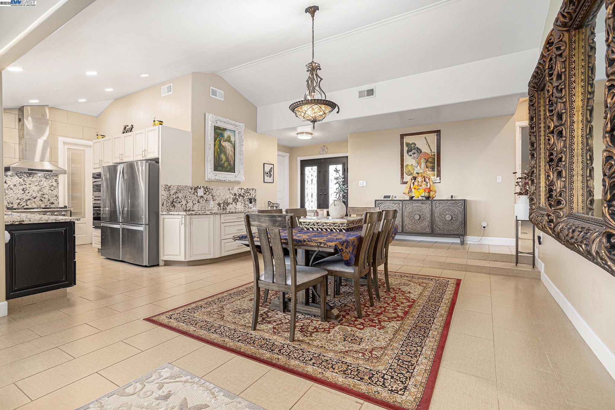 Detail Gallery Image 13 of 34 For 3393 Oakes Dr, Hayward,  CA 94542 - 3 Beds | 3/1 Baths