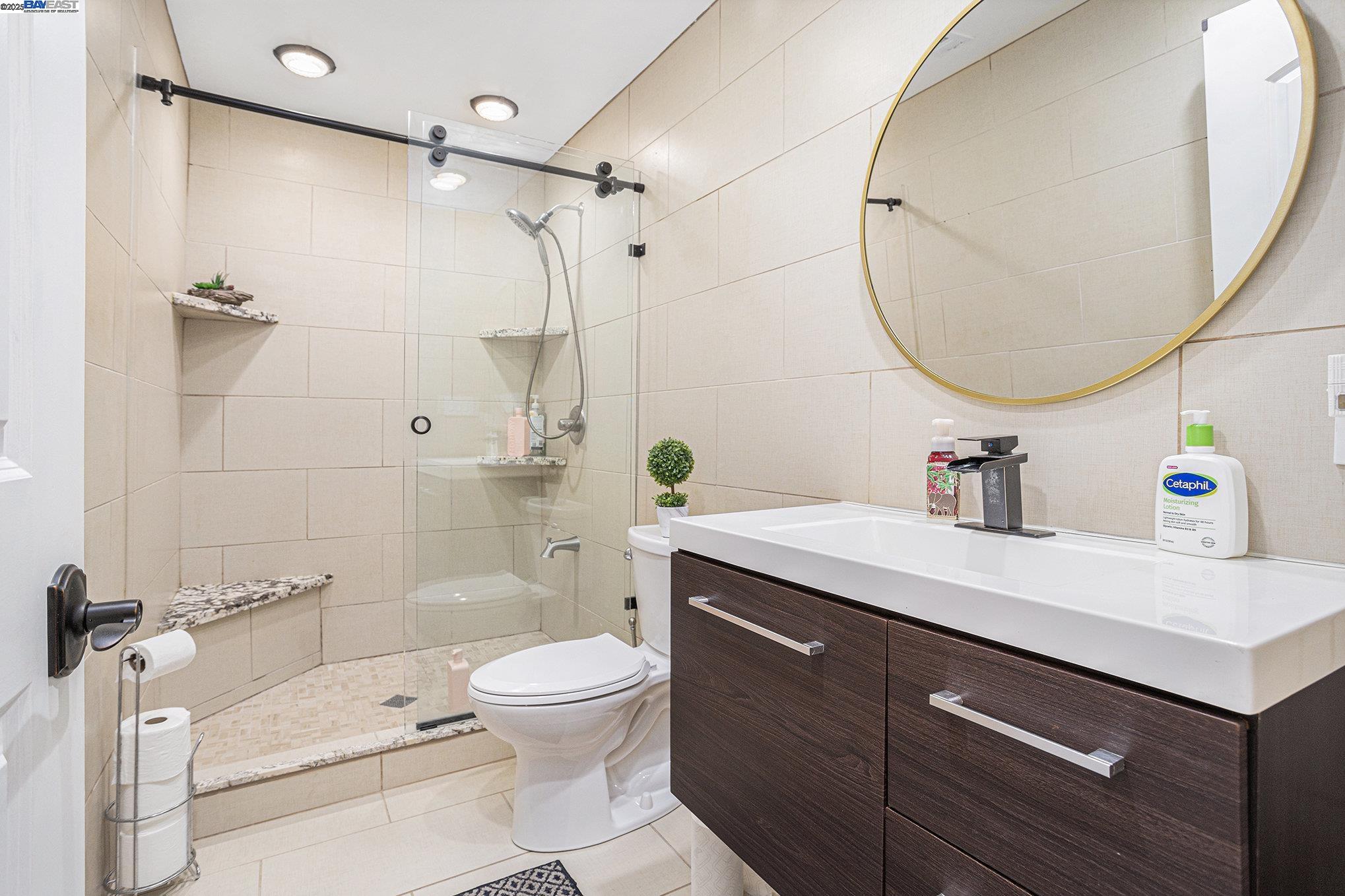 Detail Gallery Image 25 of 34 For 3393 Oakes Dr, Hayward,  CA 94542 - 3 Beds | 3/1 Baths