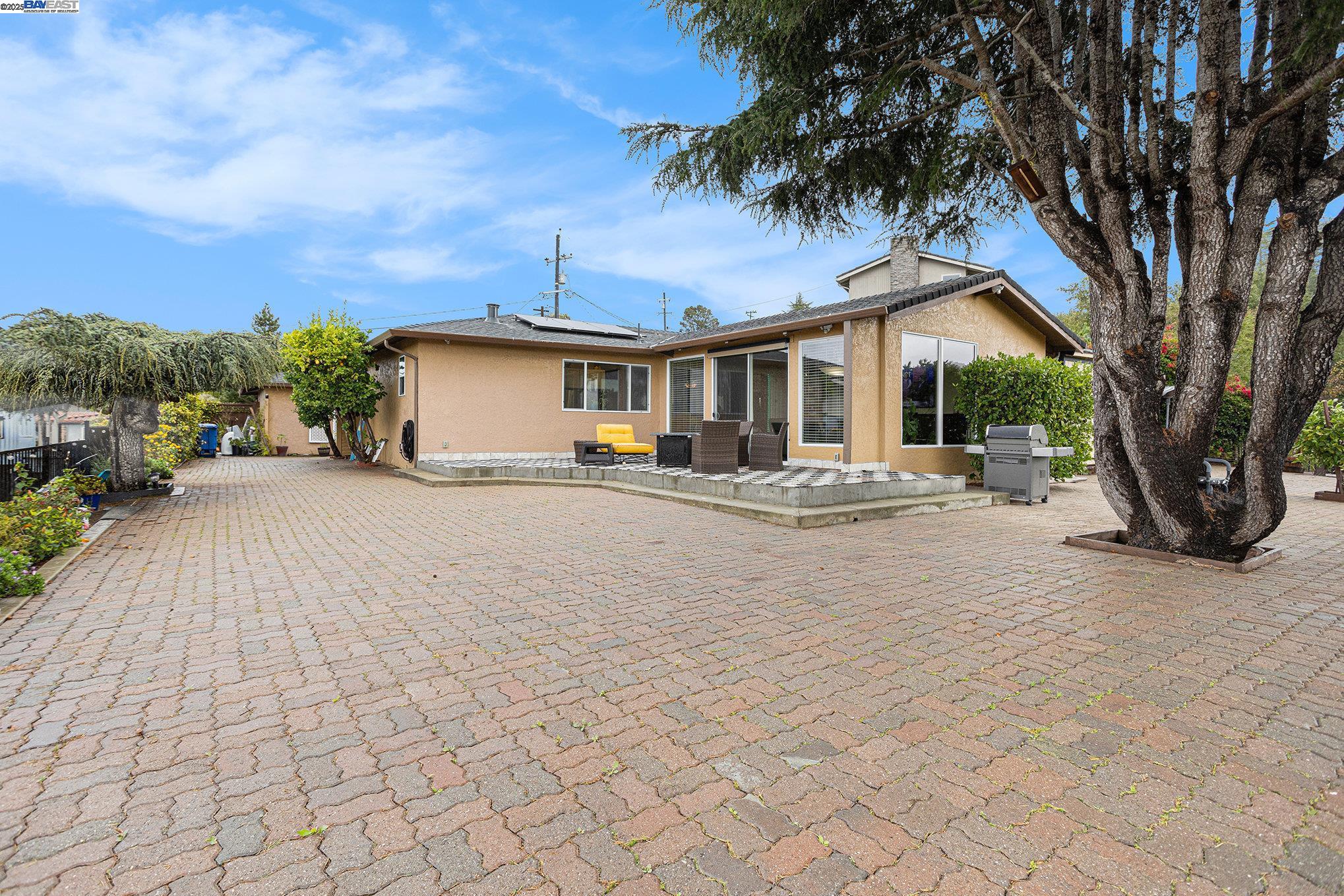 Detail Gallery Image 29 of 34 For 3393 Oakes Dr, Hayward,  CA 94542 - 3 Beds | 3/1 Baths