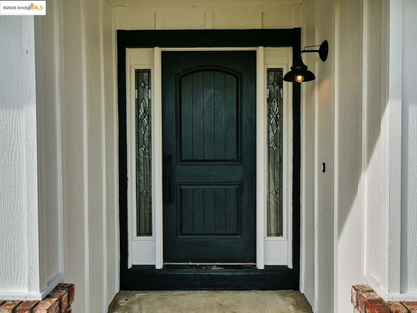 Detail Gallery Image 3 of 46 For 2112 Matthew Ct, Pittsburg,  CA 94565 - 4 Beds | 2 Baths