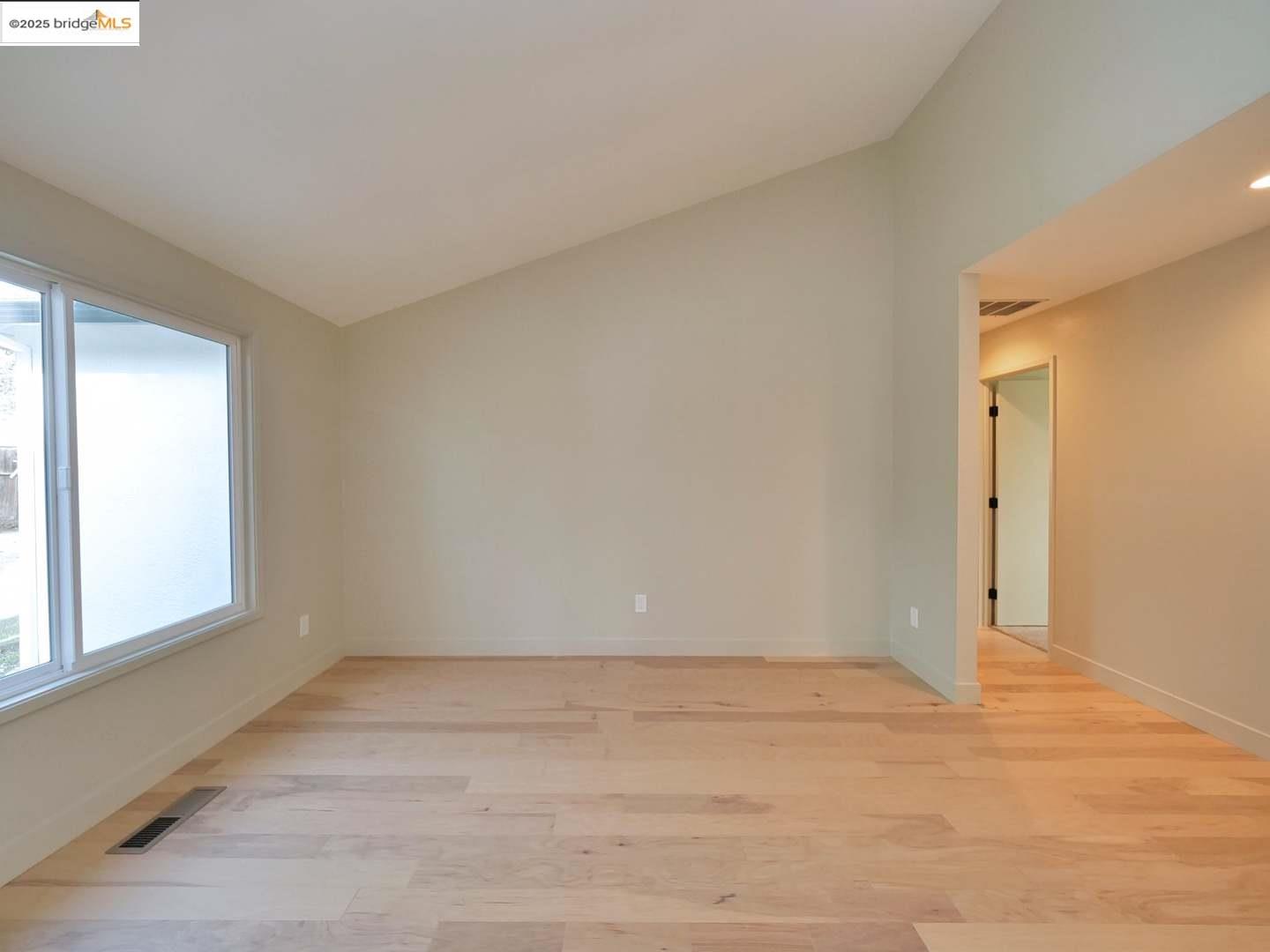 Detail Gallery Image 24 of 46 For 2112 Matthew Ct, Pittsburg,  CA 94565 - 4 Beds | 2 Baths