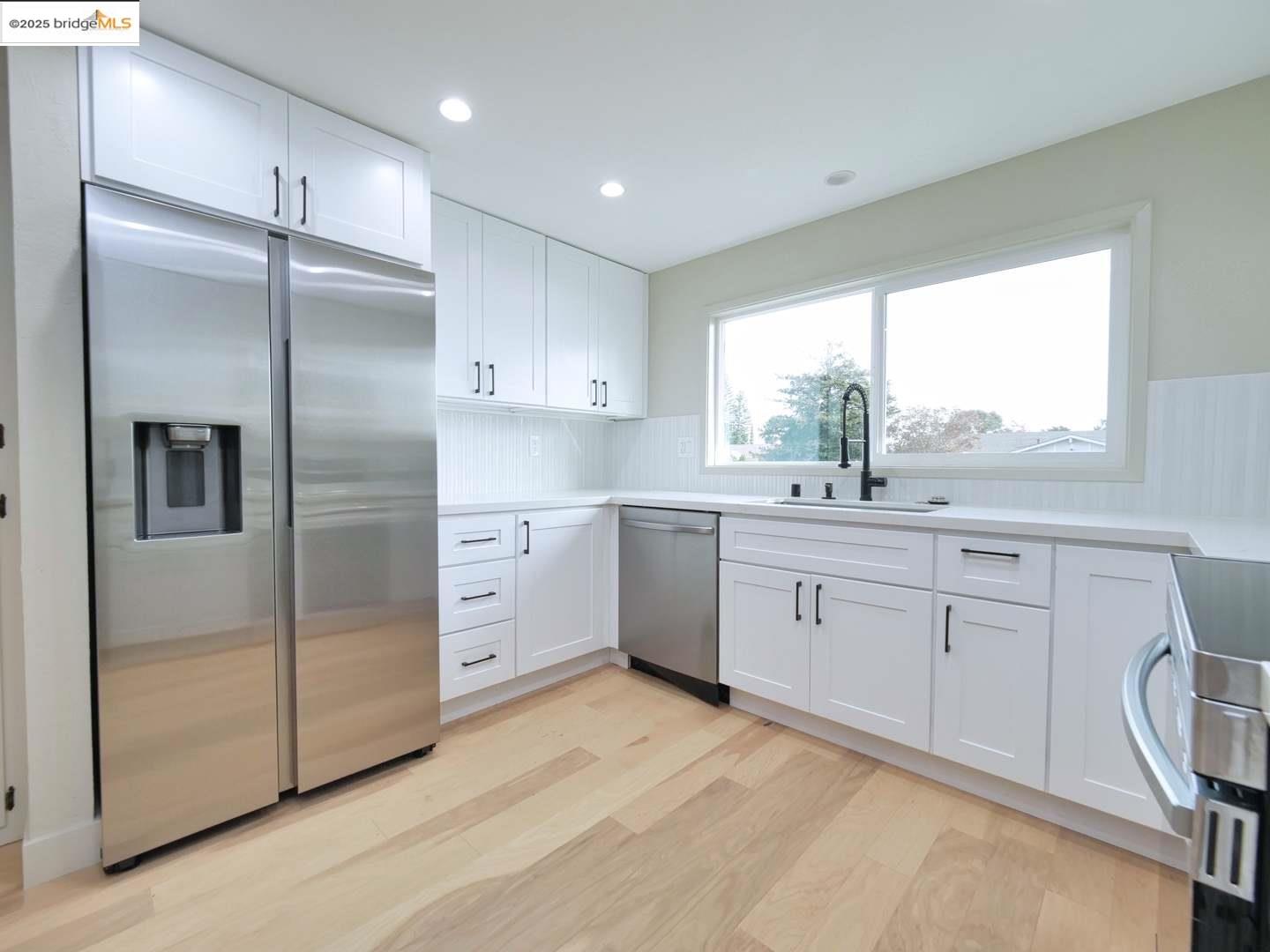 Detail Gallery Image 4 of 46 For 2112 Matthew Ct, Pittsburg,  CA 94565 - 4 Beds | 2 Baths