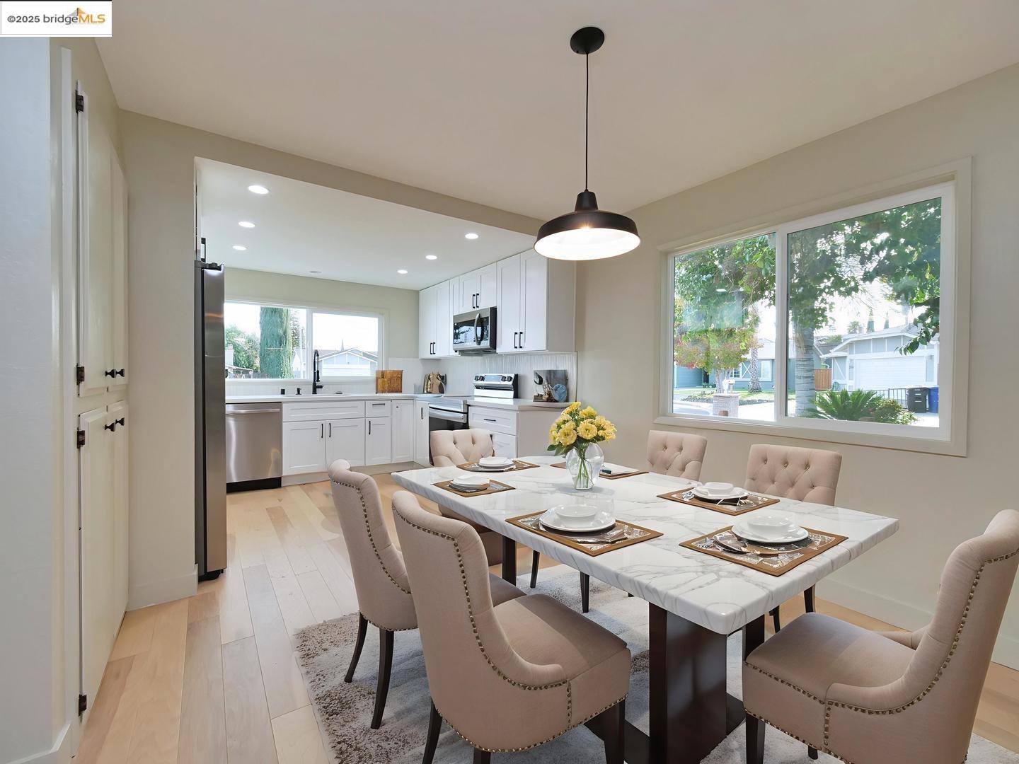 Detail Gallery Image 9 of 45 For 2112 Matthew Ct, Pittsburg,  CA 94565 - 4 Beds | 2 Baths