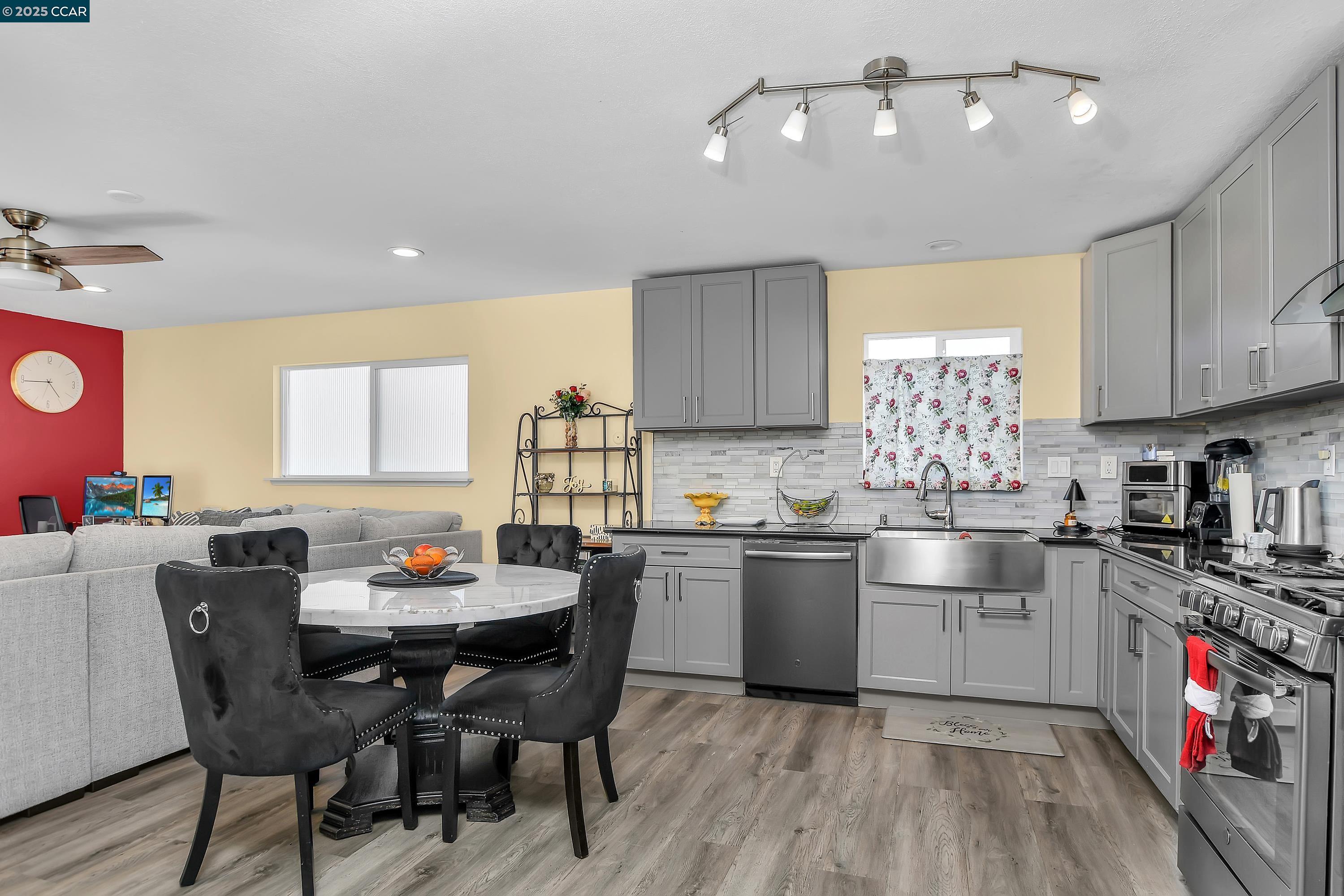 Detail Gallery Image 9 of 33 For 3602 Longview Rd, Antioch,  CA 94509 - 3 Beds | 2 Baths