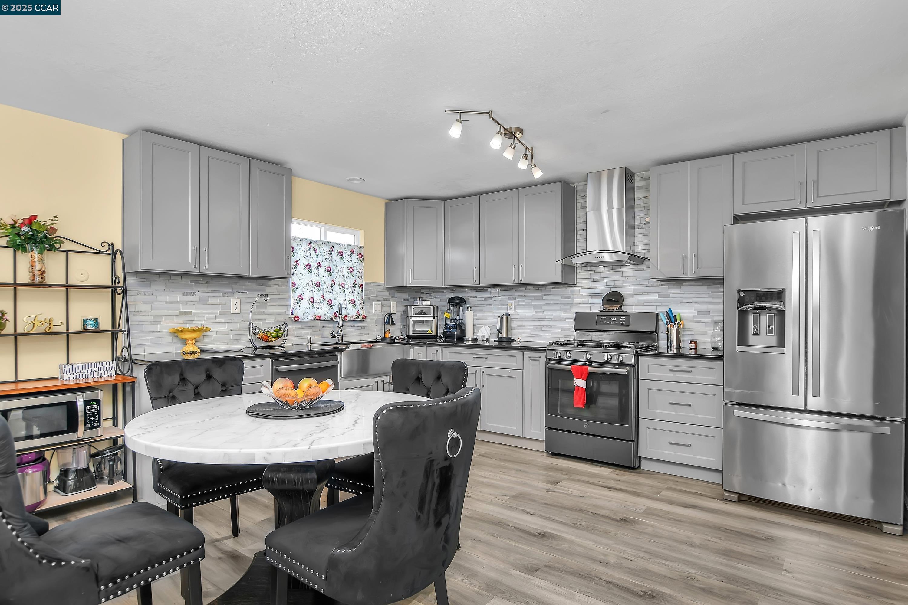 Detail Gallery Image 10 of 33 For 3602 Longview Rd, Antioch,  CA 94509 - 3 Beds | 2 Baths