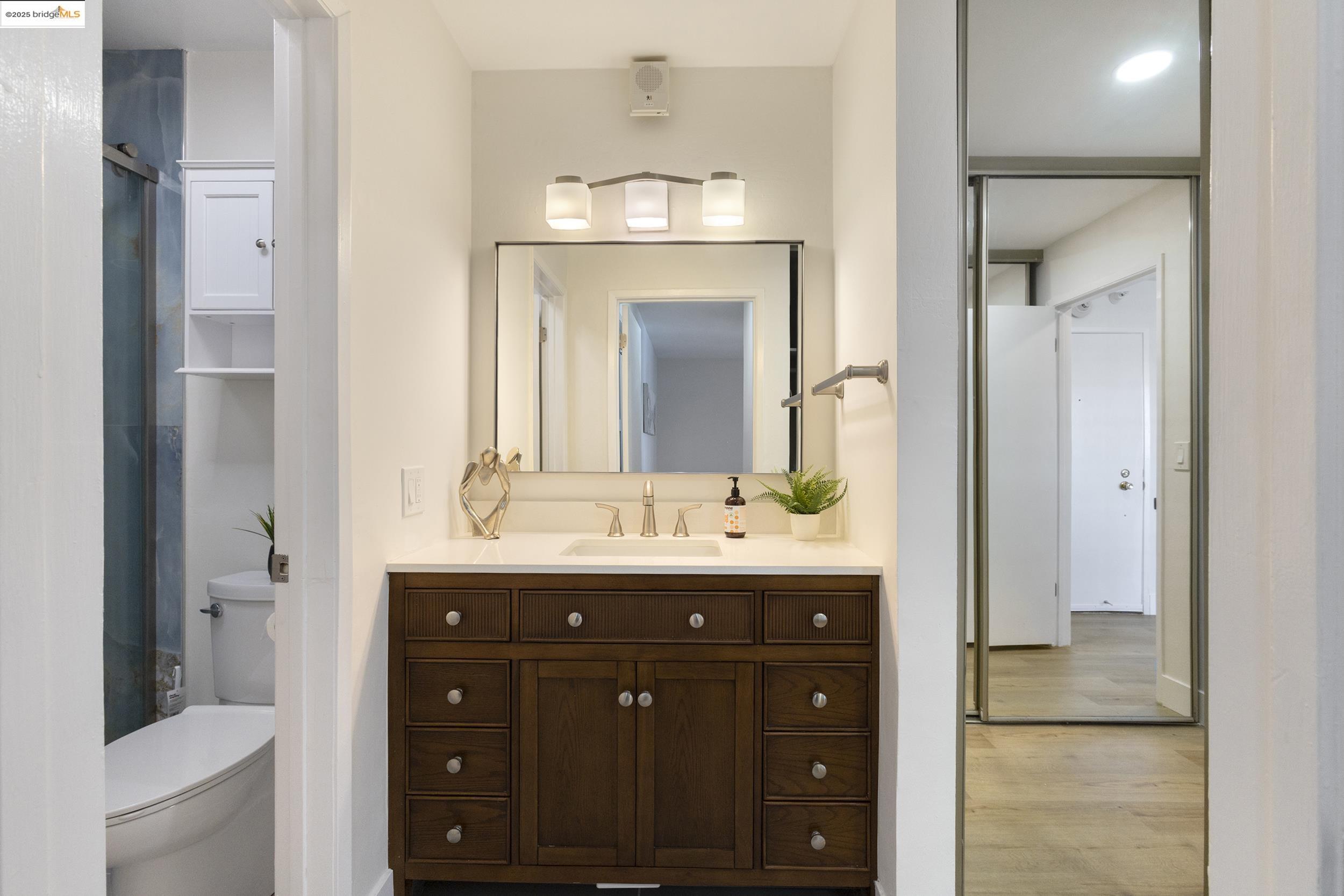 Detail Gallery Image 16 of 25 For 2 Anchor #F497,  Emeryville,  CA 94608 - 1 Beds | 1 Baths