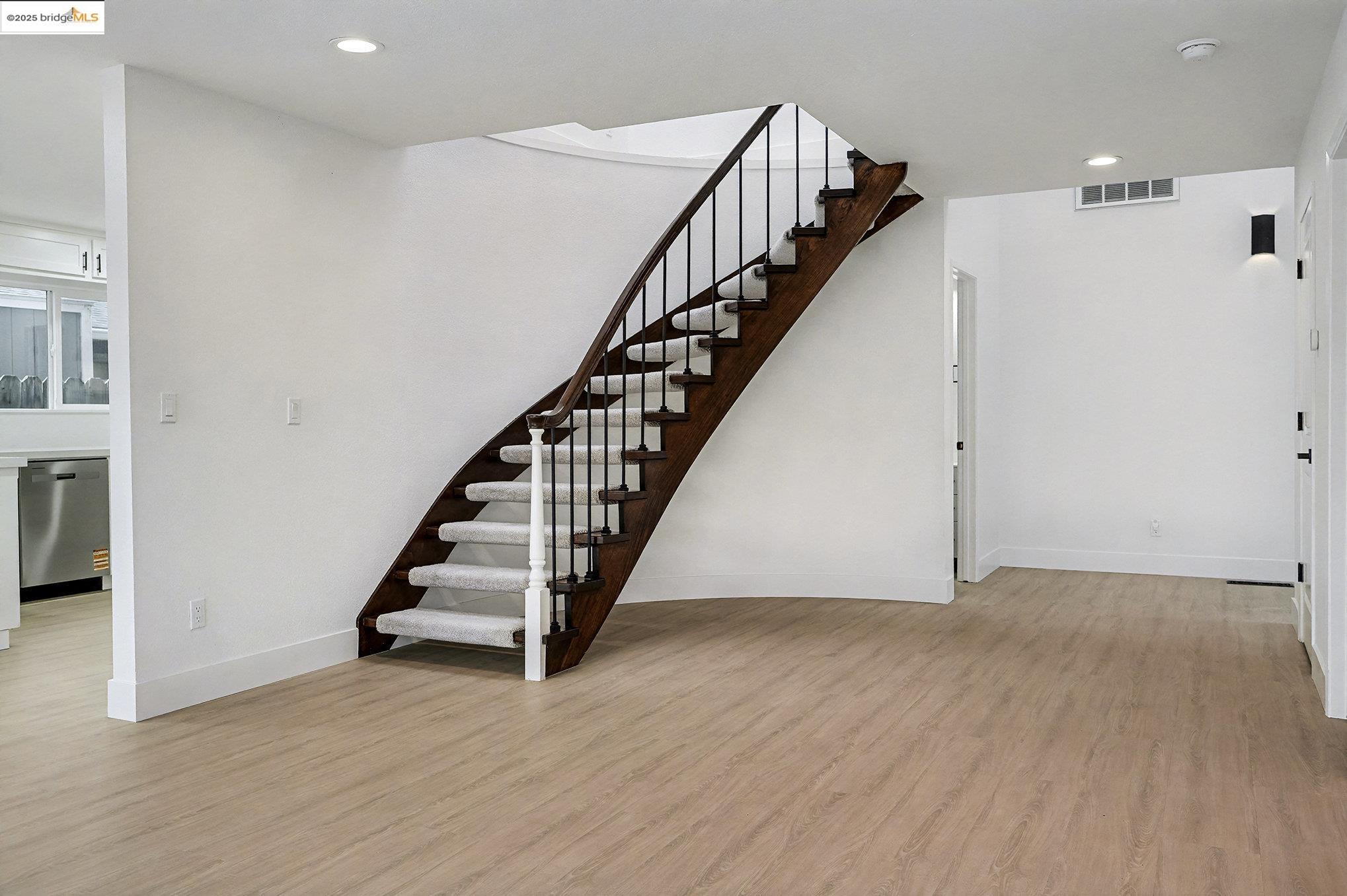 Detail Gallery Image 11 of 48 For 4741 Discovery Pt, Discovery Bay,  CA 94505 - 4 Beds | 2/1 Baths