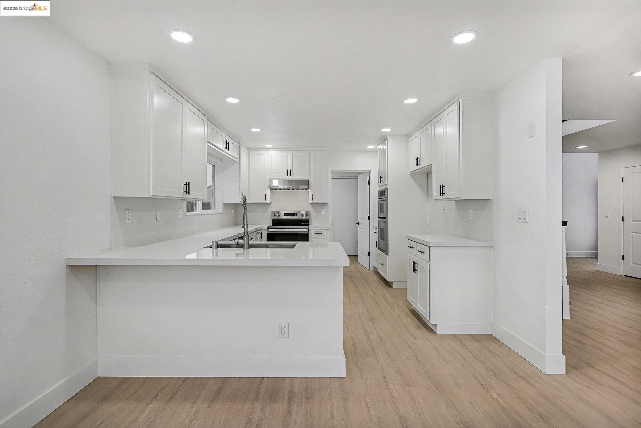 Detail Gallery Image 13 of 48 For 4741 Discovery Pt, Discovery Bay,  CA 94505 - 4 Beds | 2/1 Baths