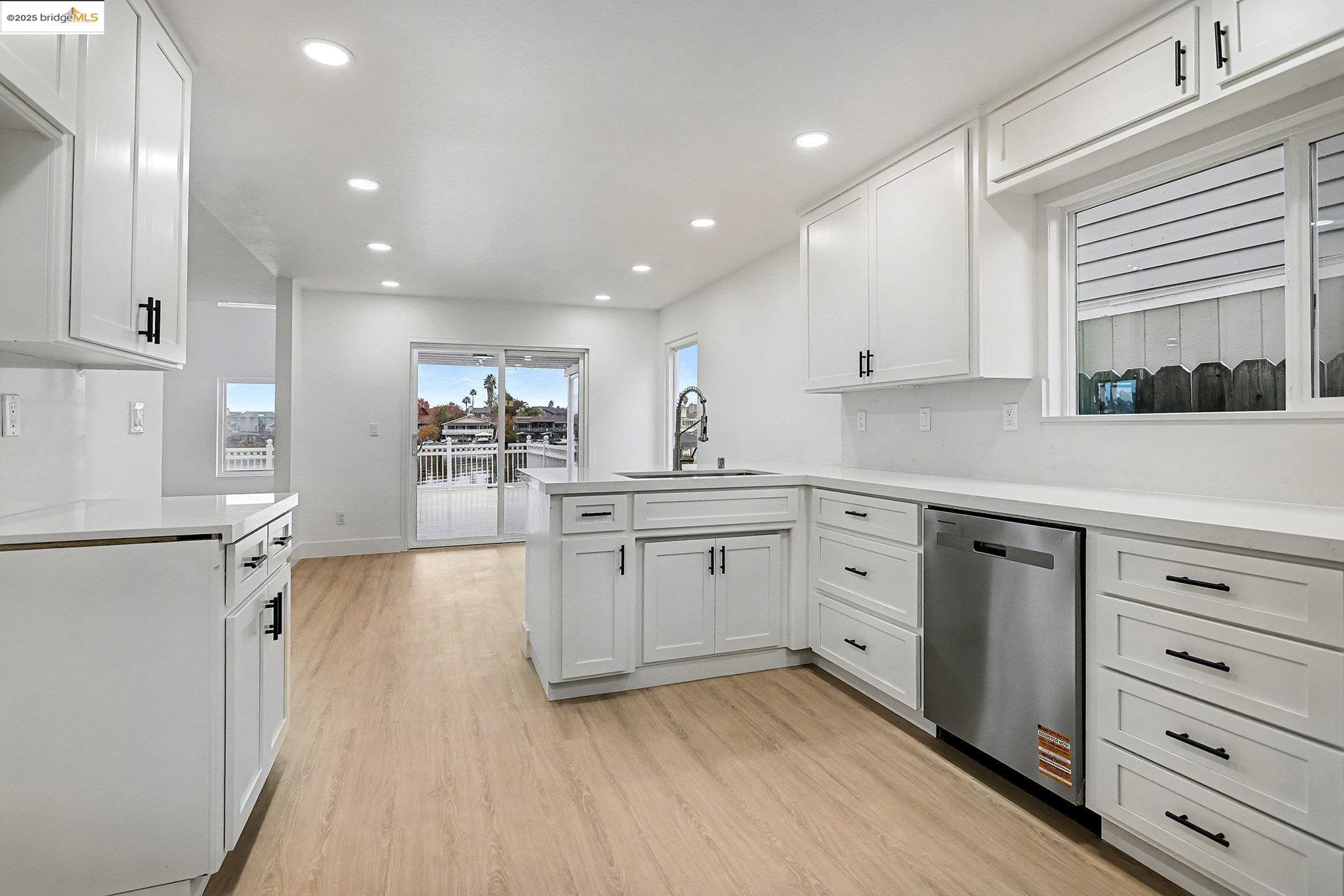 Detail Gallery Image 15 of 48 For 4741 Discovery Pt, Discovery Bay,  CA 94505 - 4 Beds | 2/1 Baths