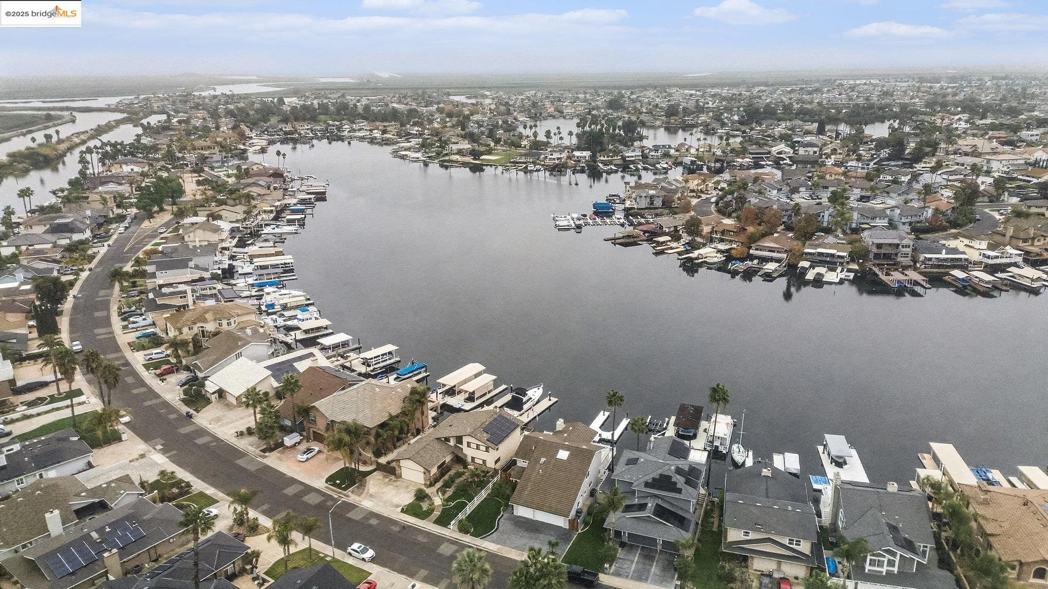 Detail Gallery Image 5 of 48 For 4741 Discovery Pt, Discovery Bay,  CA 94505 - 4 Beds | 2/1 Baths