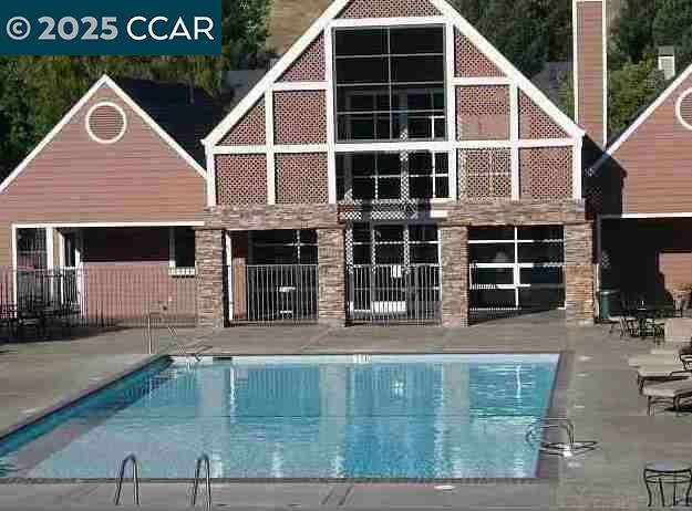 Detail Gallery Image 9 of 11 For 120 Reflections Dr #18,  San Ramon,  CA 94583-4700 - 2 Beds | 1 Baths