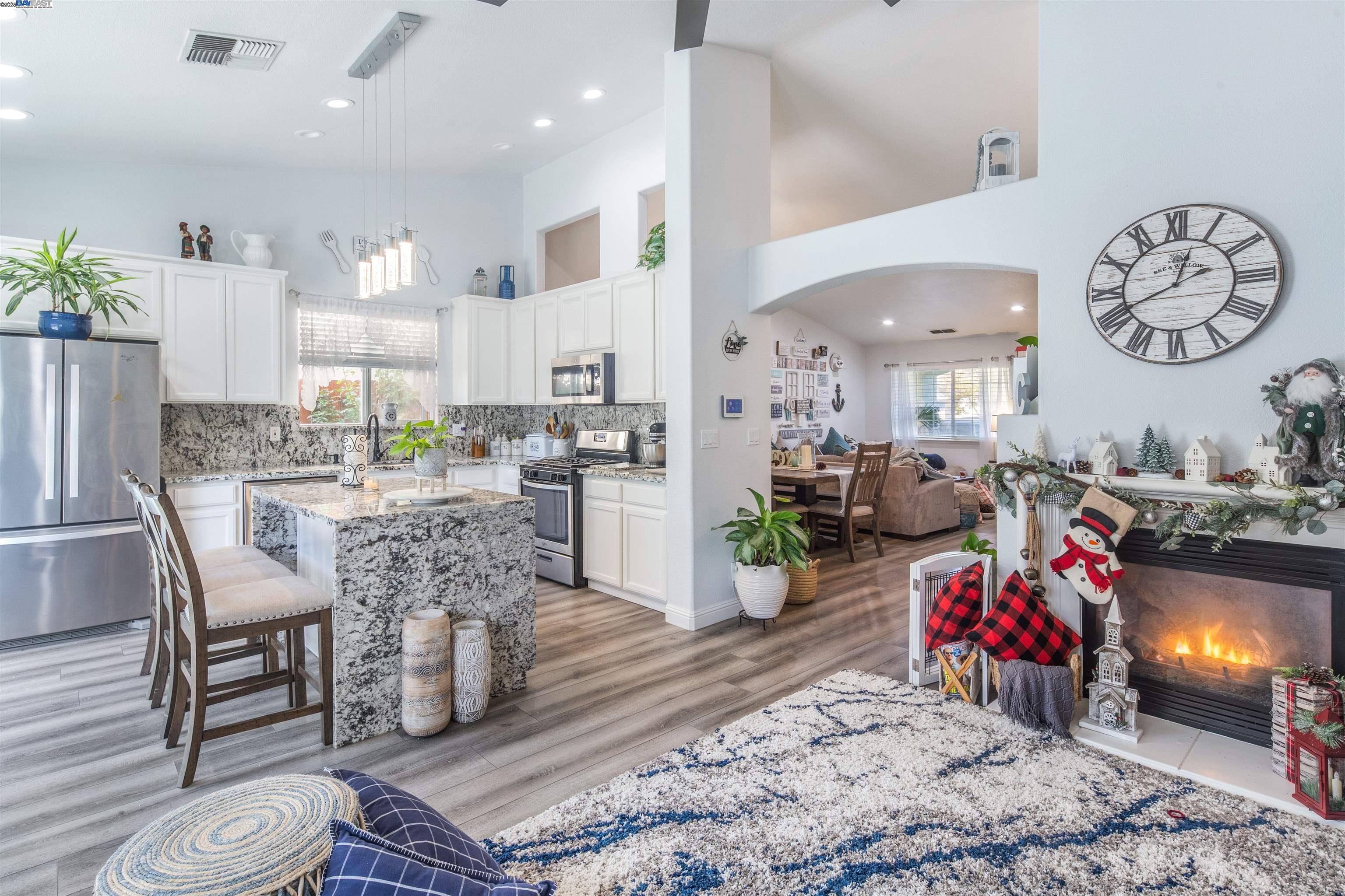 Detail Gallery Image 11 of 35 For 715 Bobcat Ln, Manteca,  CA 95336 - 4 Beds | 2 Baths