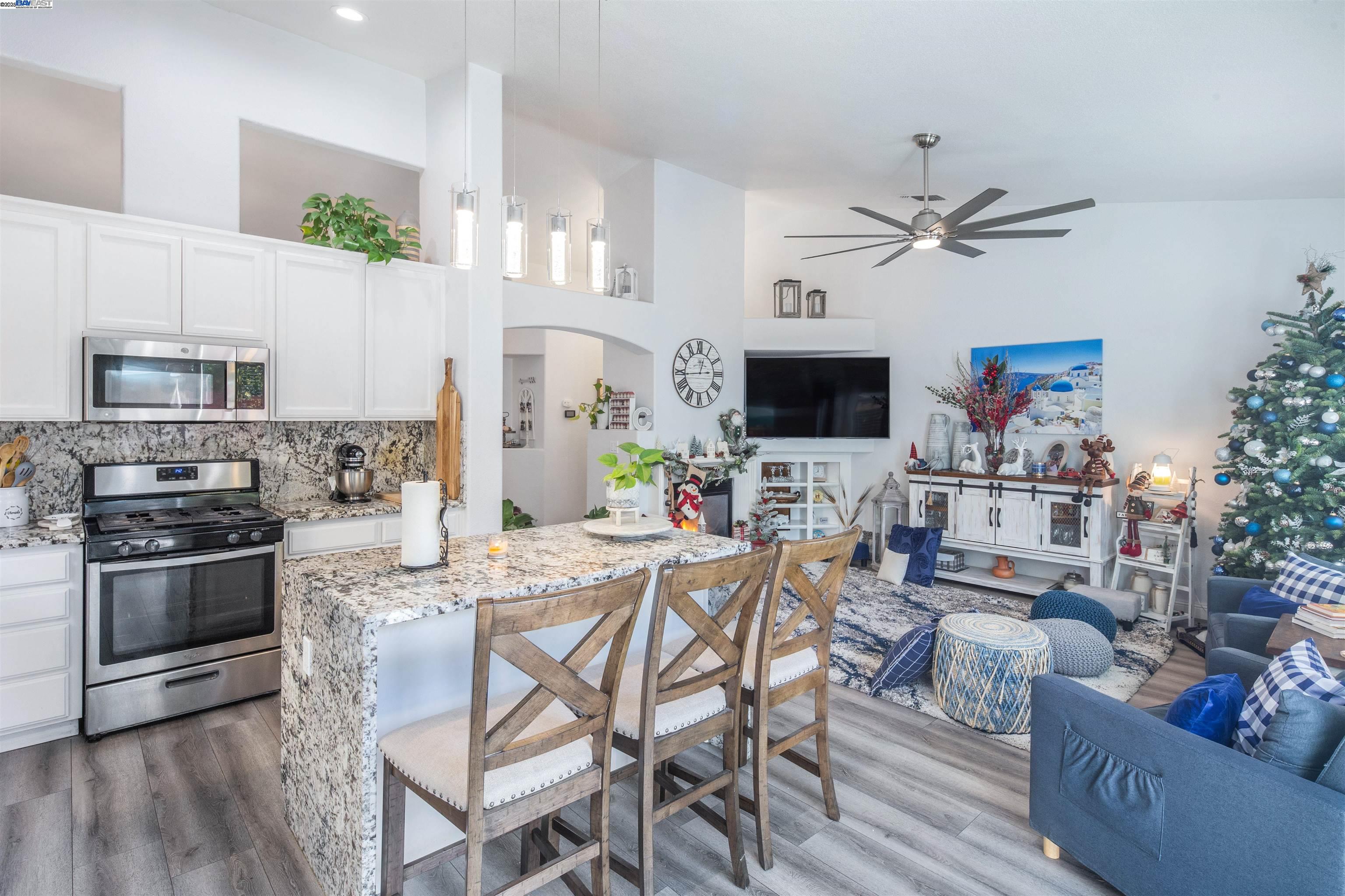 Detail Gallery Image 15 of 35 For 715 Bobcat Ln, Manteca,  CA 95336 - 4 Beds | 2 Baths