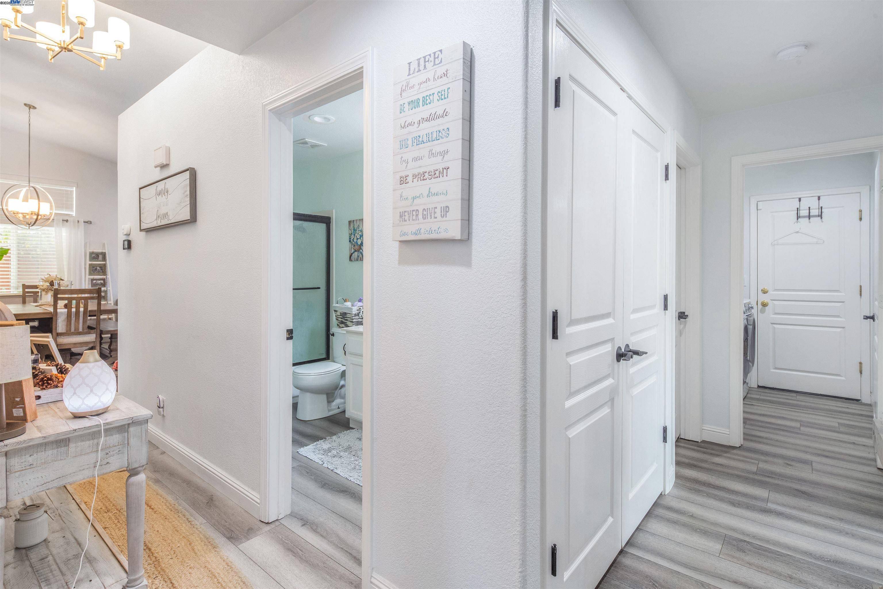 Detail Gallery Image 17 of 34 For 715 Bobcat Ln, Manteca,  CA 95336 - 4 Beds | 2 Baths