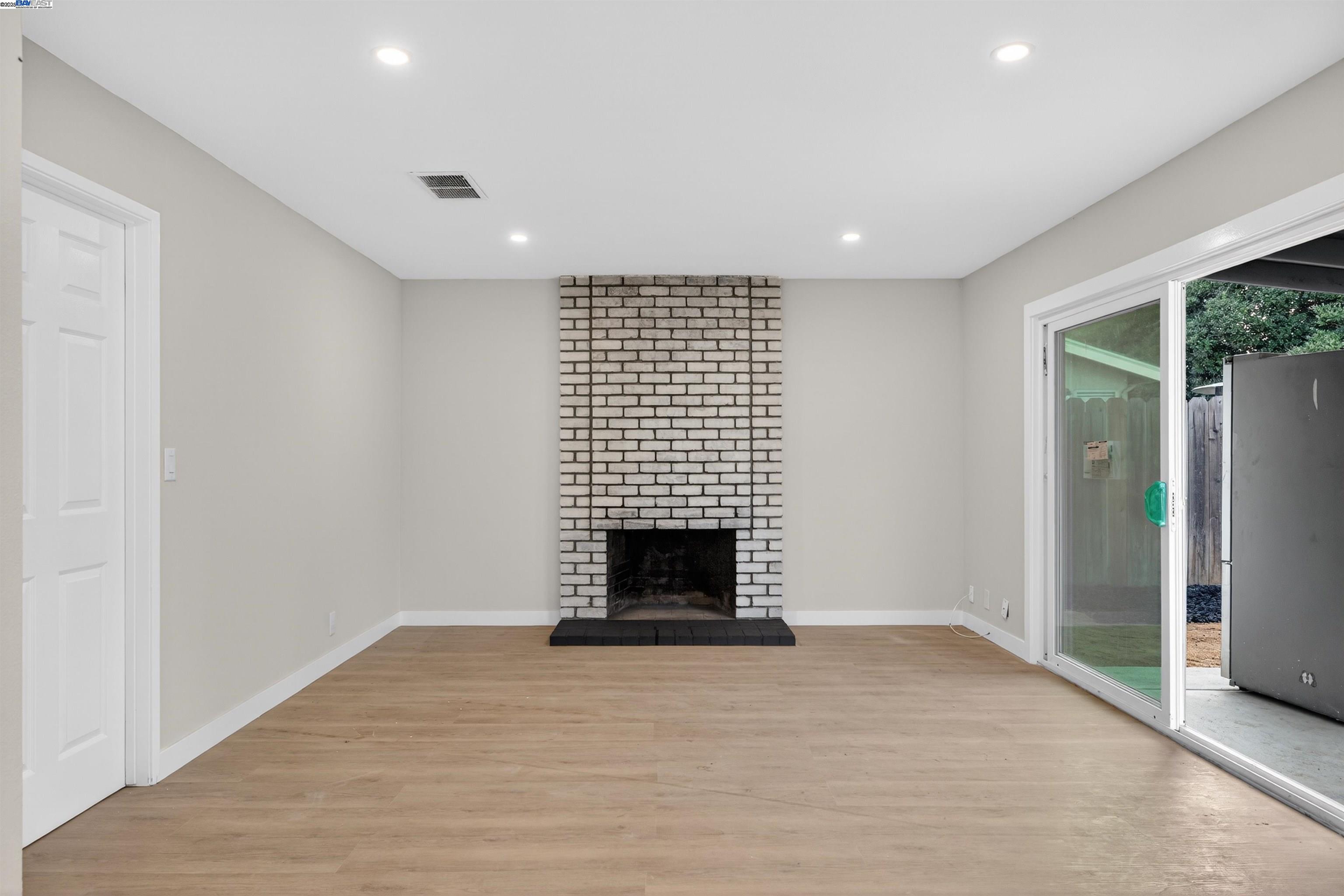 Detail Gallery Image 5 of 30 For 312 Lance Dr, Vacaville,  CA 95687 - 4 Beds | 2/1 Baths