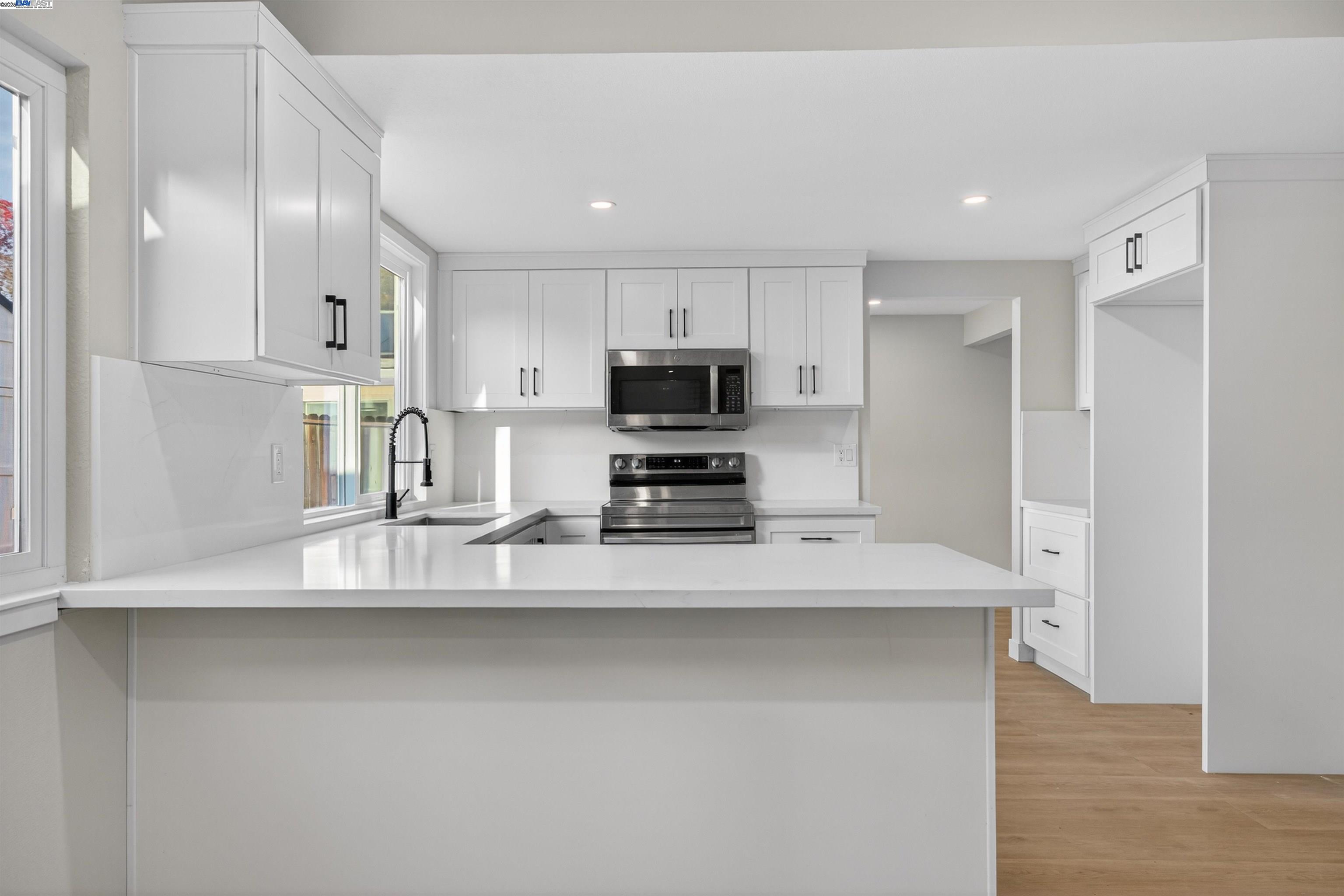 Detail Gallery Image 8 of 30 For 312 Lance Dr, Vacaville,  CA 95687 - 4 Beds | 2/1 Baths