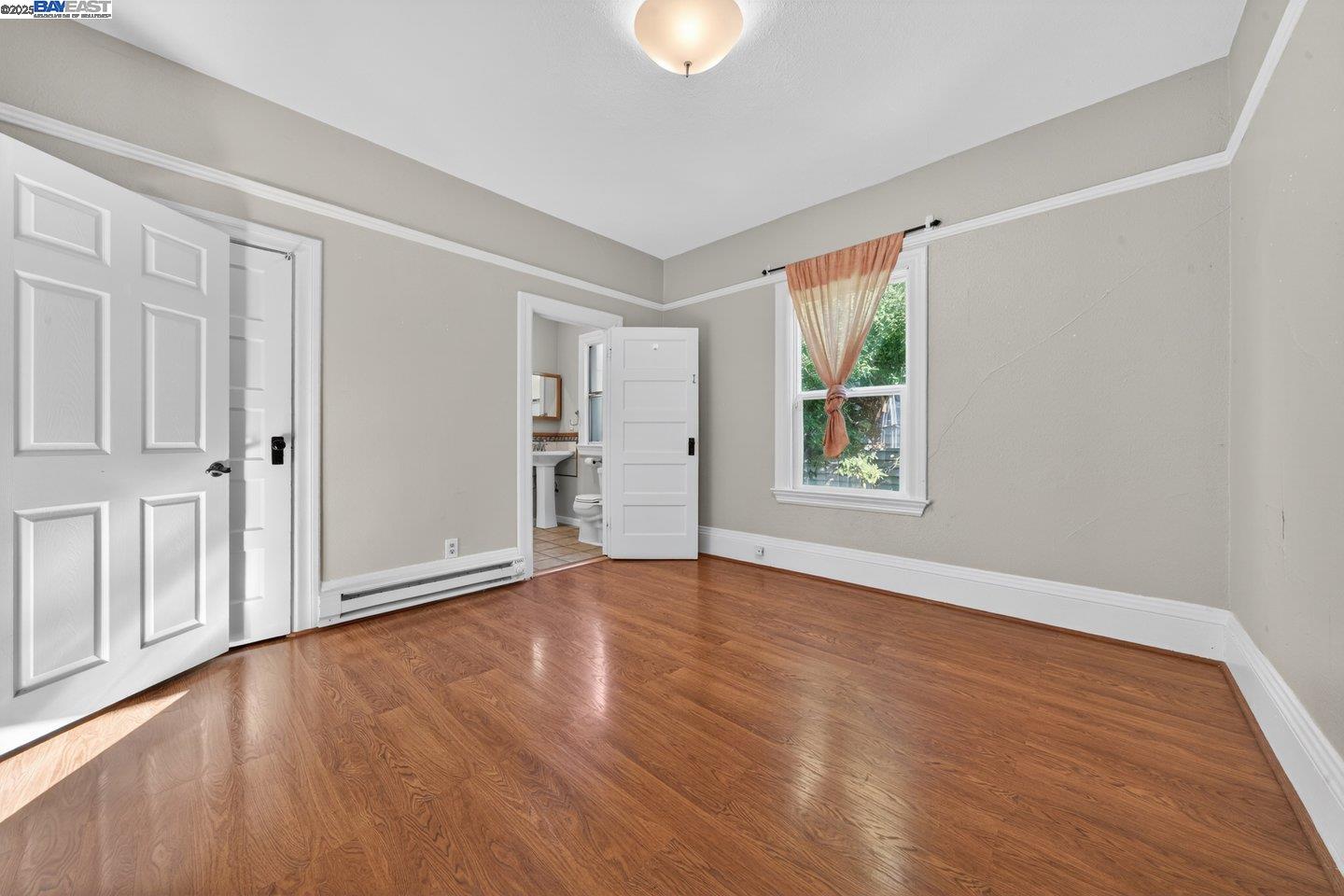 Detail Gallery Image 24 of 32 For 1922 Woolsey St, Berkeley,  CA 94703 - 3 Beds | 1 Baths