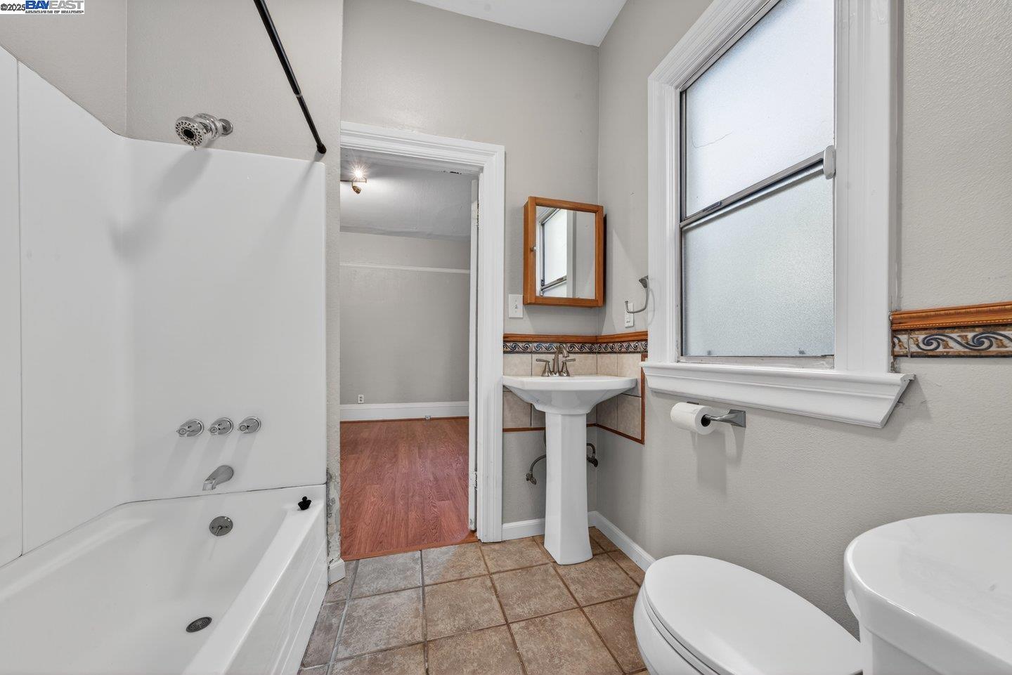 Detail Gallery Image 26 of 32 For 1922 Woolsey St, Berkeley,  CA 94703 - 3 Beds | 1 Baths