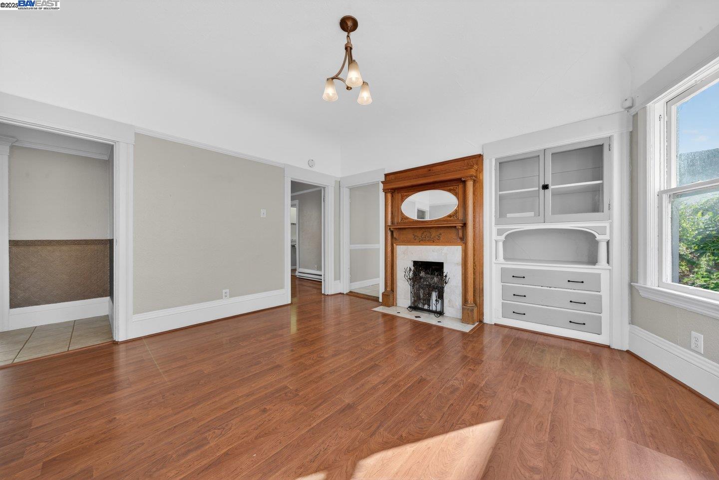 Detail Gallery Image 6 of 32 For 1922 Woolsey St, Berkeley,  CA 94703 - 3 Beds | 1 Baths