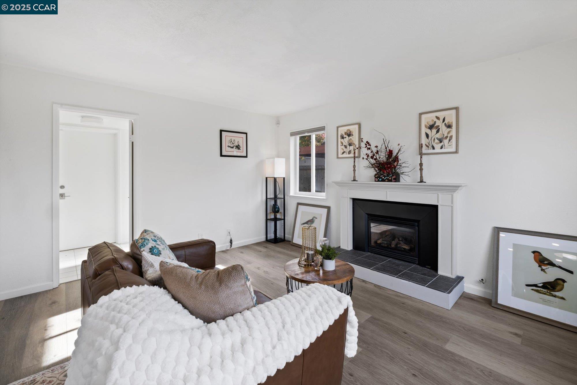 Detail Gallery Image 16 of 52 For 850 Leeds Ct., Benicia,  CA 94510 - 3 Beds | 2/1 Baths