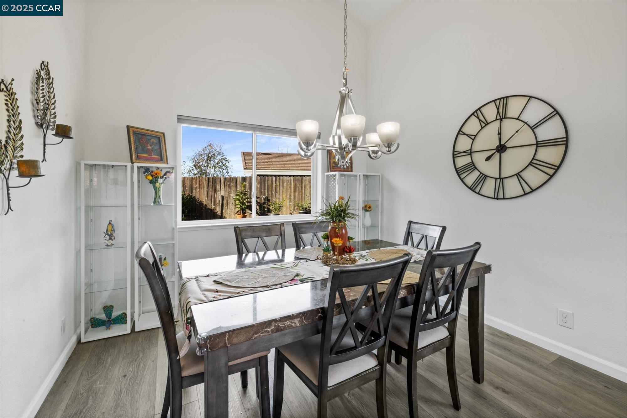 Detail Gallery Image 9 of 52 For 850 Leeds Ct., Benicia,  CA 94510 - 3 Beds | 2/1 Baths