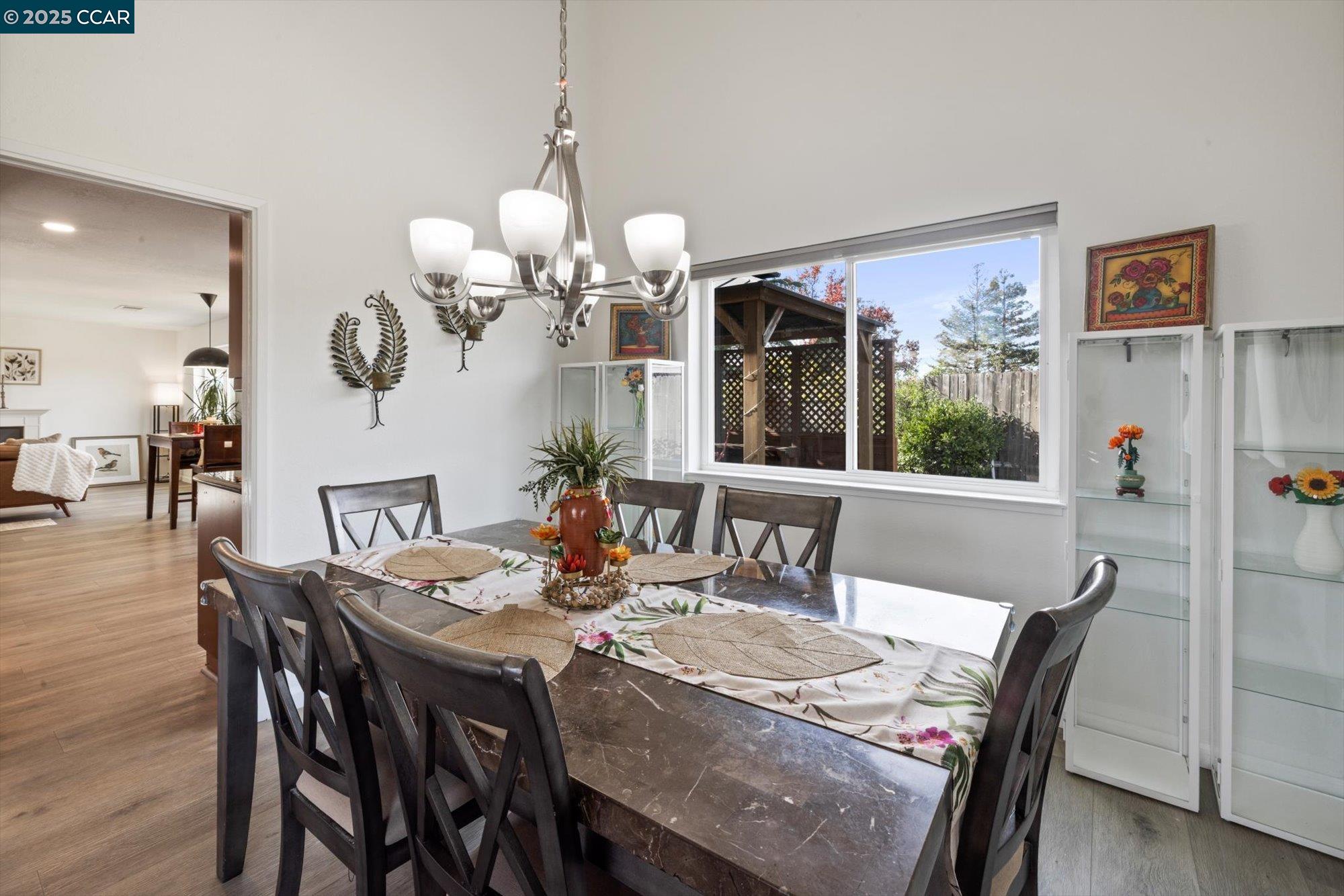 Detail Gallery Image 10 of 52 For 850 Leeds Ct., Benicia,  CA 94510 - 3 Beds | 2/1 Baths