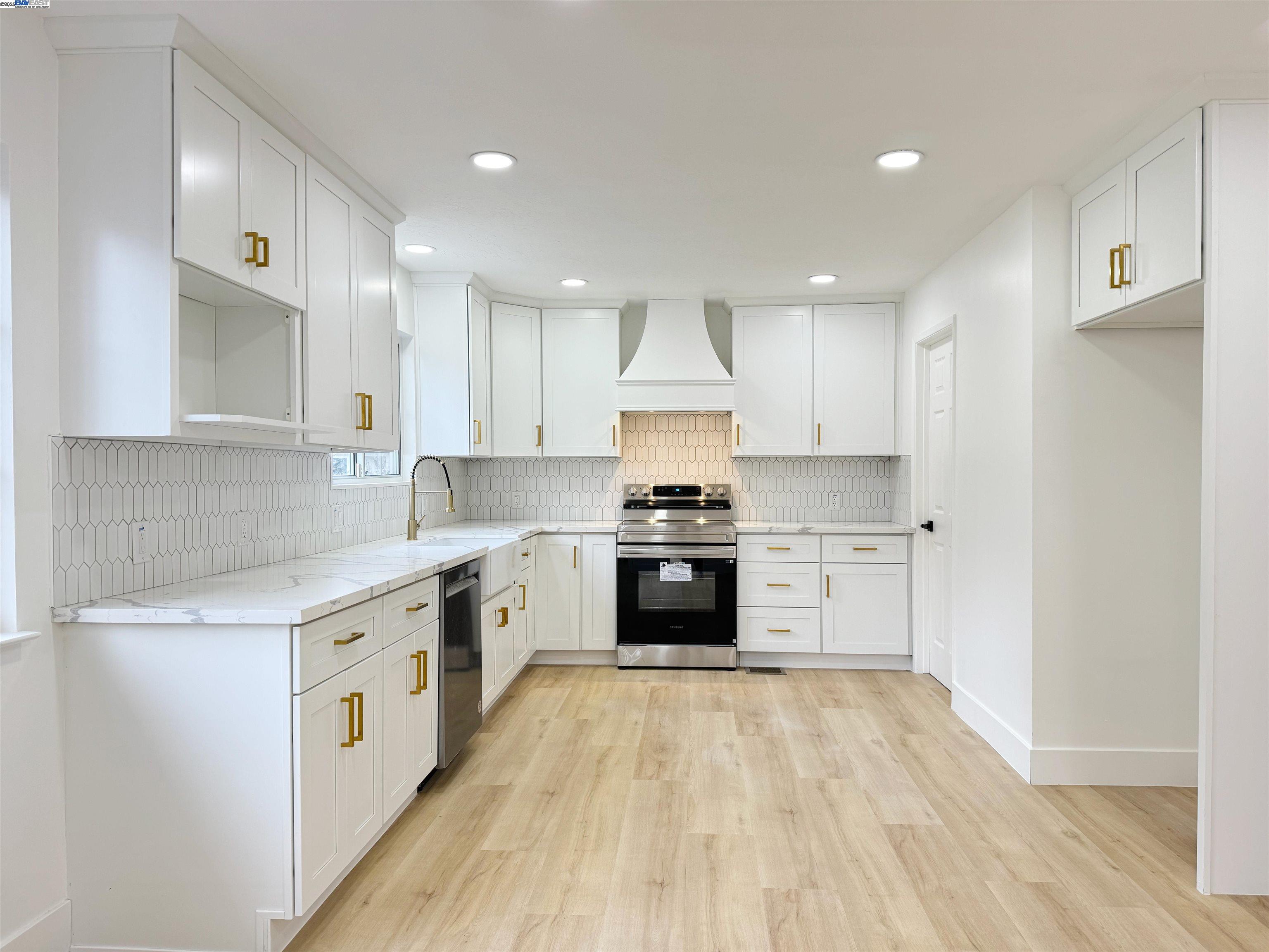 Detail Gallery Image 18 of 60 For 838 Virginia Ave, Lodi,  CA 95242 - 4 Beds | 4/1 Baths