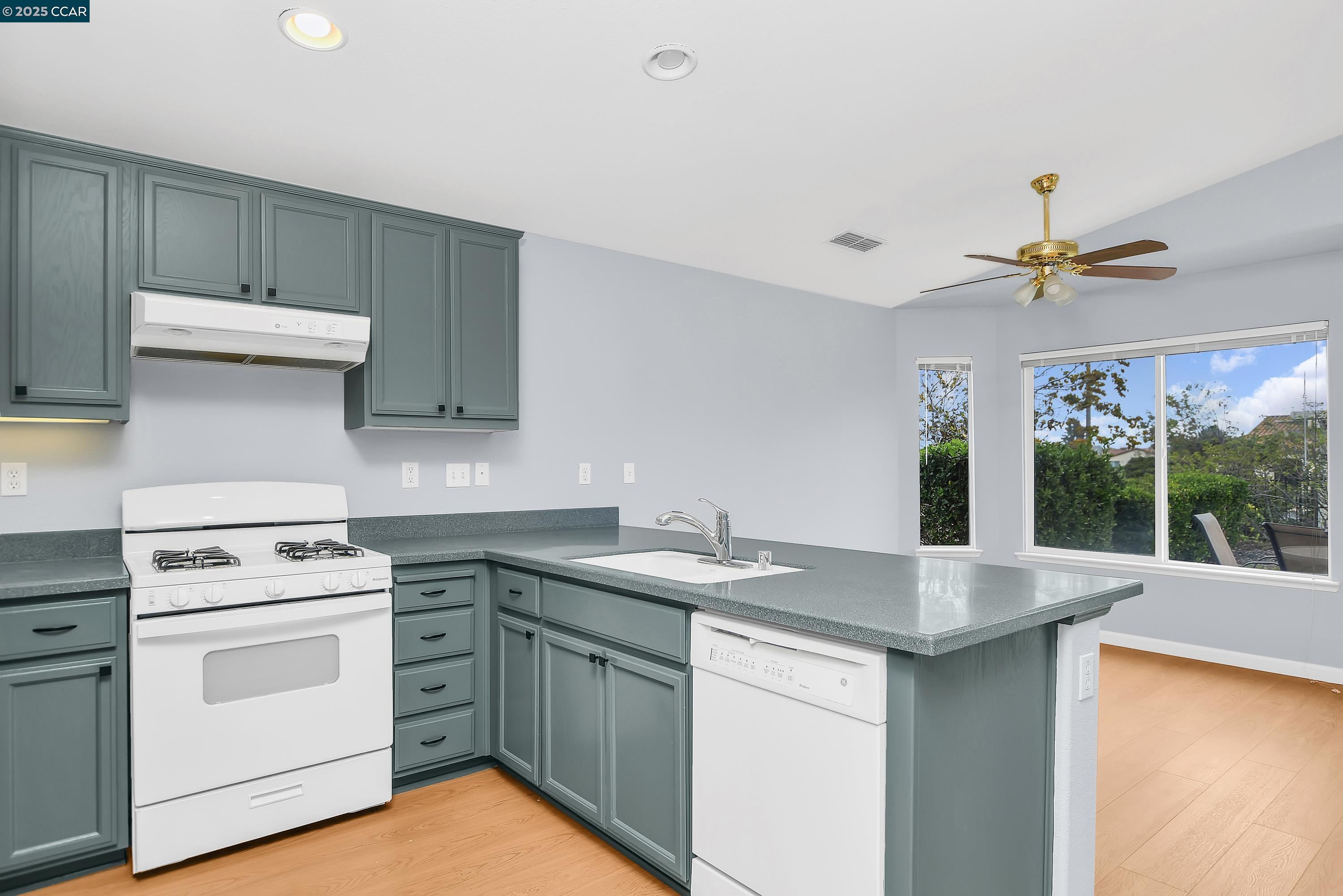 Detail Gallery Image 10 of 22 For 338 Watson Hollow Dr, Rio Vista,  CA 94571 - 2 Beds | 2 Baths