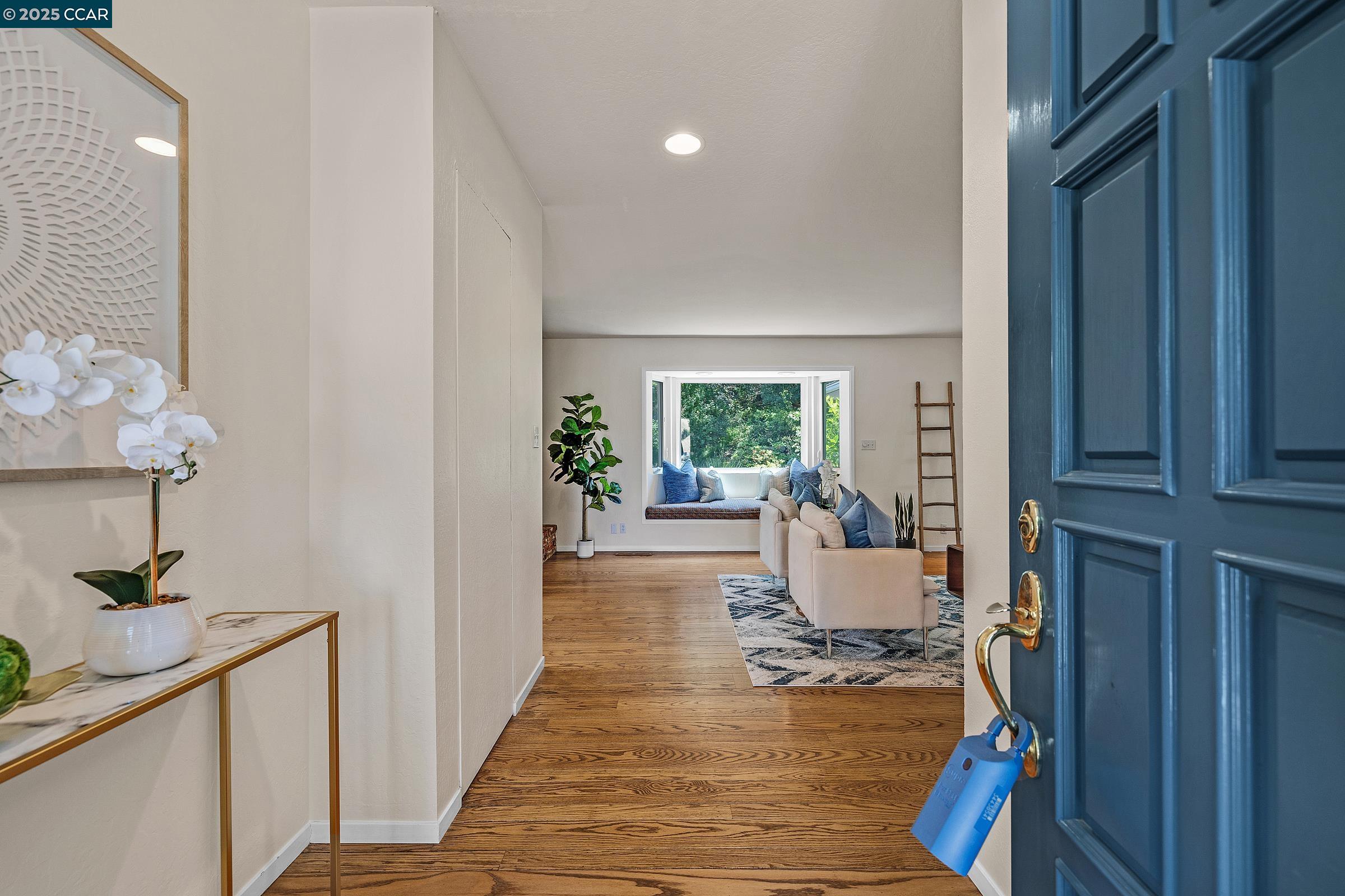 Detail Gallery Image 14 of 40 For 345 Shire Oaks Court, Lafayette,  CA 94549 - 3 Beds | 2/1 Baths