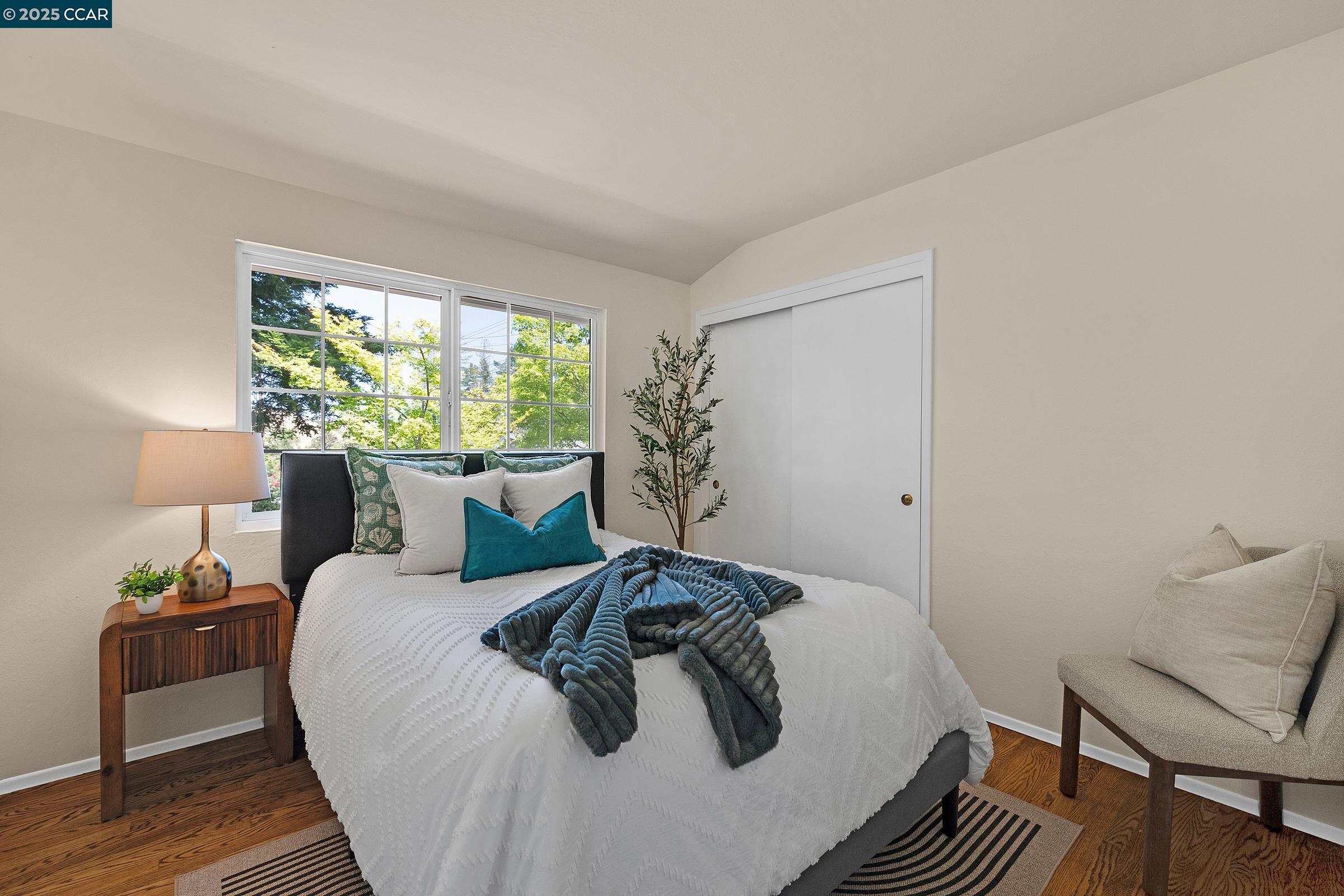 Detail Gallery Image 18 of 44 For 345 Shire Oaks Court, Lafayette,  CA 94549 - 3 Beds | 2/1 Baths