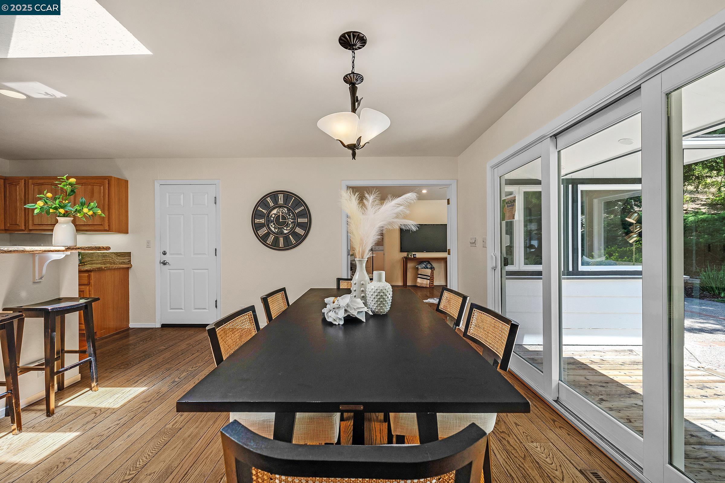 Detail Gallery Image 30 of 40 For 345 Shire Oaks Court, Lafayette,  CA 94549 - 3 Beds | 2/1 Baths