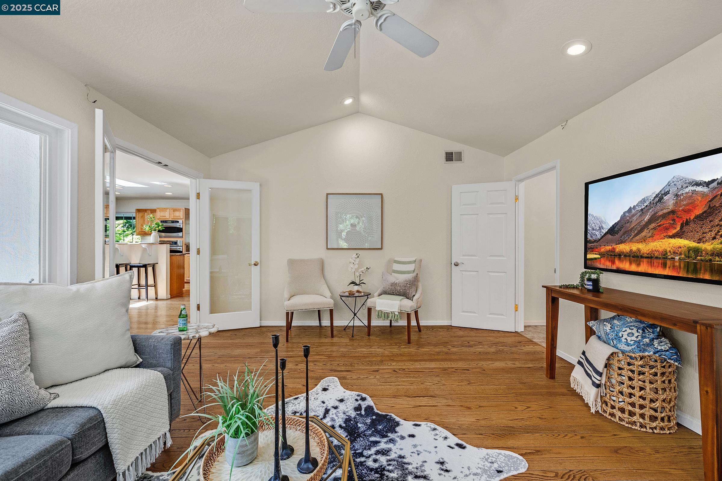 Detail Gallery Image 38 of 44 For 345 Shire Oaks Court, Lafayette,  CA 94549 - 3 Beds | 2/1 Baths