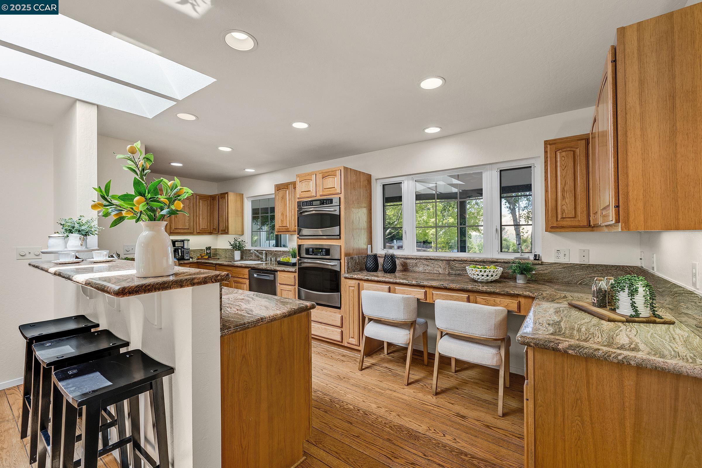 Detail Gallery Image 38 of 40 For 345 Shire Oaks Court, Lafayette,  CA 94549 - 3 Beds | 2/1 Baths