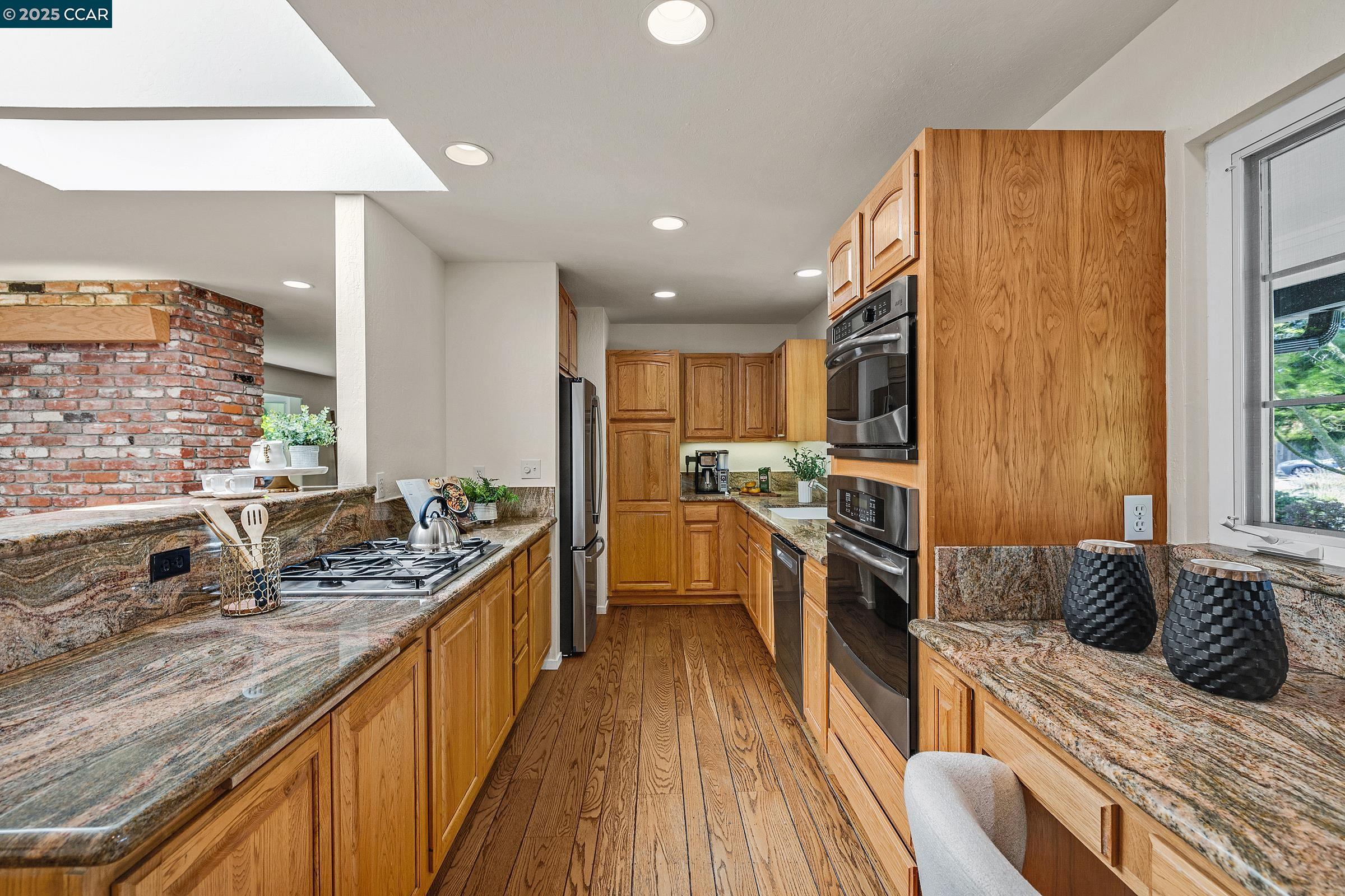 Detail Gallery Image 39 of 40 For 345 Shire Oaks Court, Lafayette,  CA 94549 - 3 Beds | 2/1 Baths