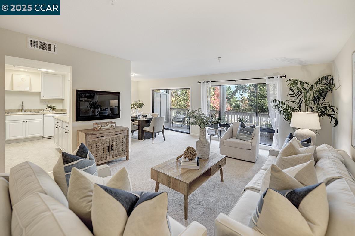 Photo #2: 41118760 Listing: Photo #2