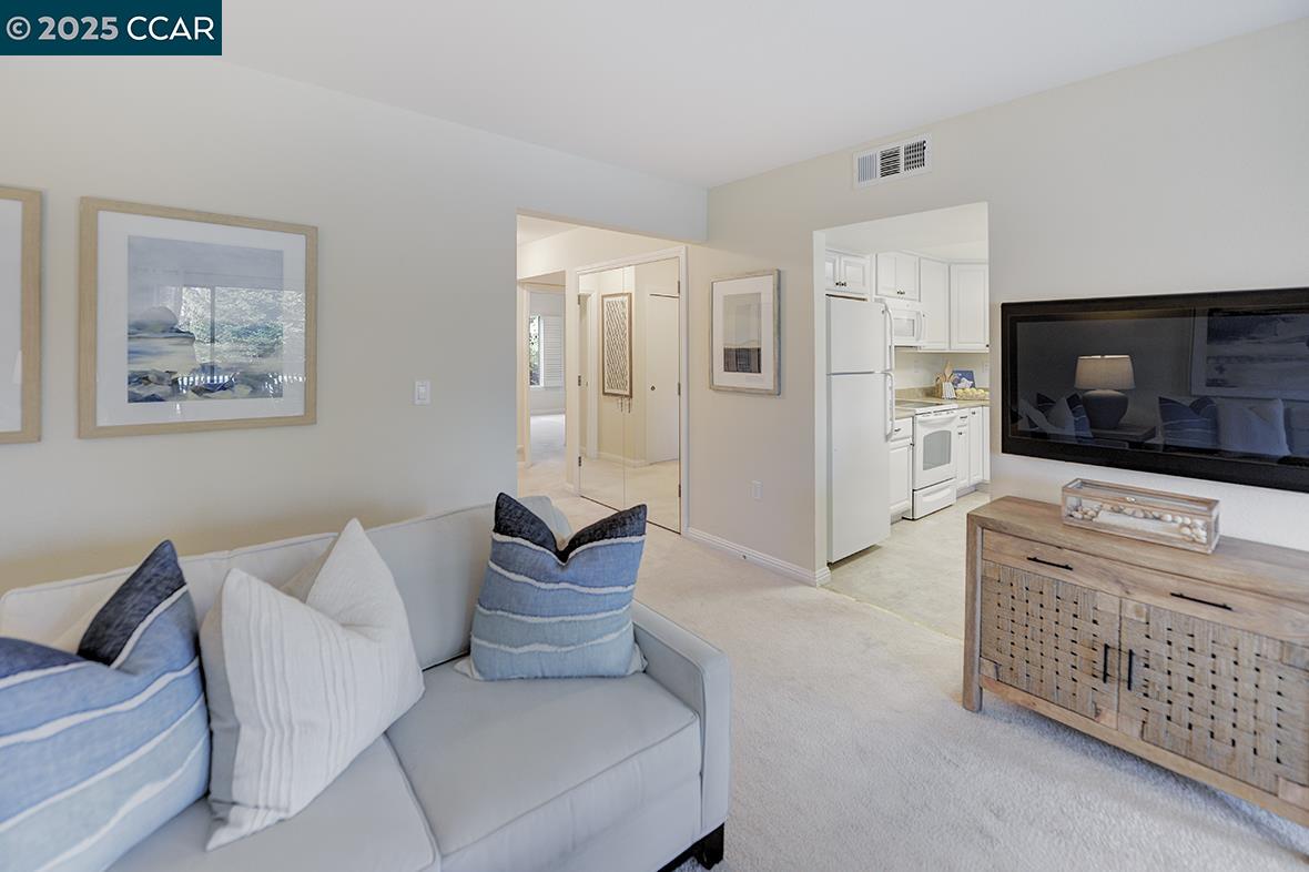Detail Gallery Image 25 of 54 For 1209 Running Springs Rd #6,  Walnut Creek,  CA 94595 - 2 Beds | 1 Baths
