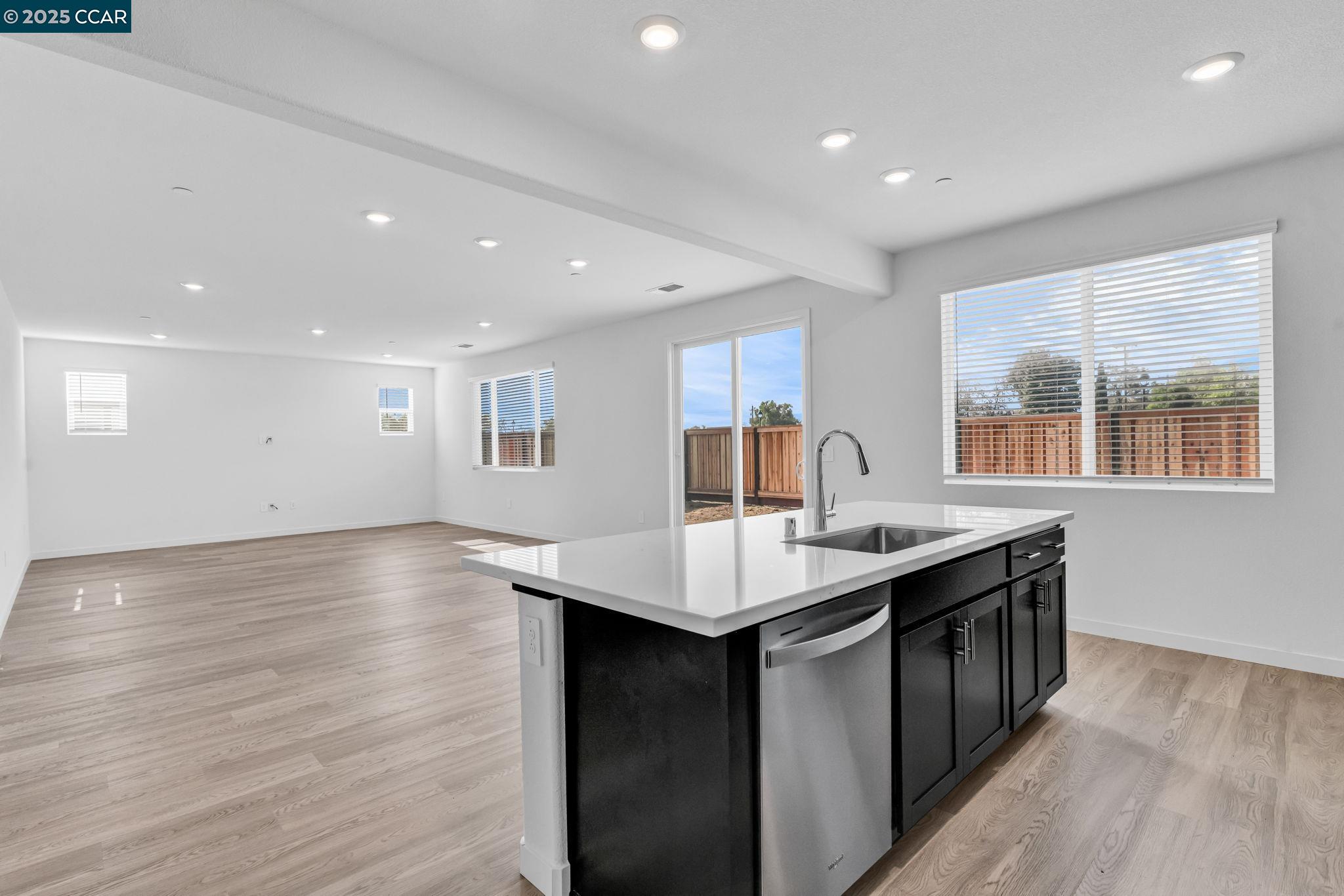 Detail Gallery Image 16 of 51 For 2311 Admiral Court, Brentwood,  CA 94513 - 3 Beds | 4 Baths