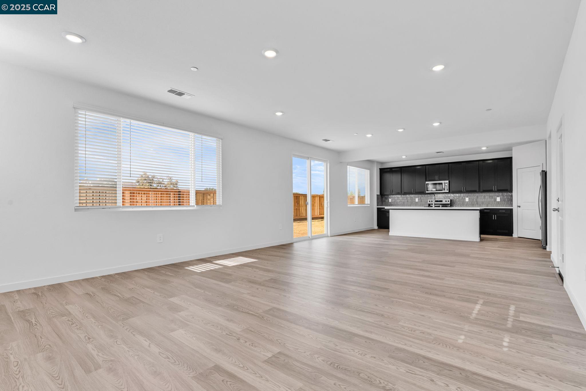 Detail Gallery Image 9 of 51 For 2311 Admiral Court, Brentwood,  CA 94513 - 3 Beds | 4 Baths