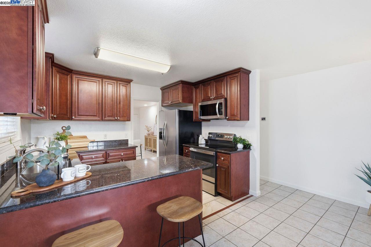 Detail Gallery Image 7 of 25 For 33601 11th St, Union City,  CA 94587 - 3 Beds | 2 Baths