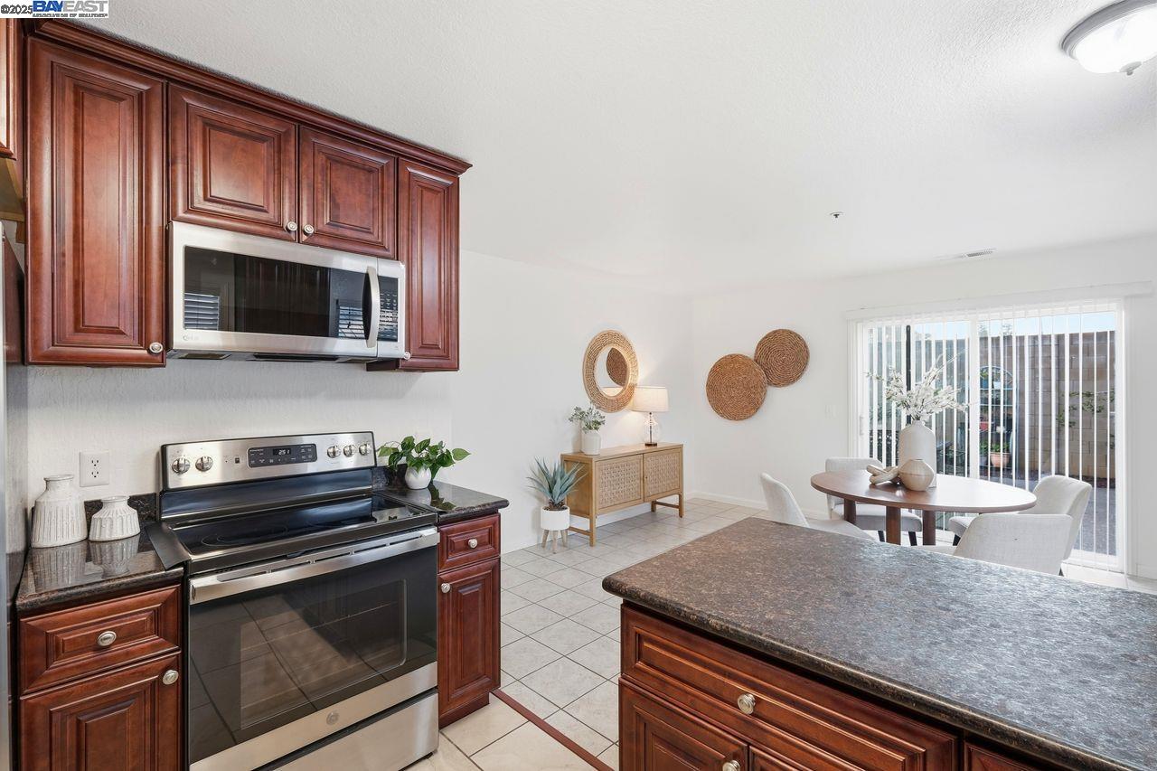 Detail Gallery Image 10 of 25 For 33601 11th St, Union City,  CA 94587 - 3 Beds | 2 Baths